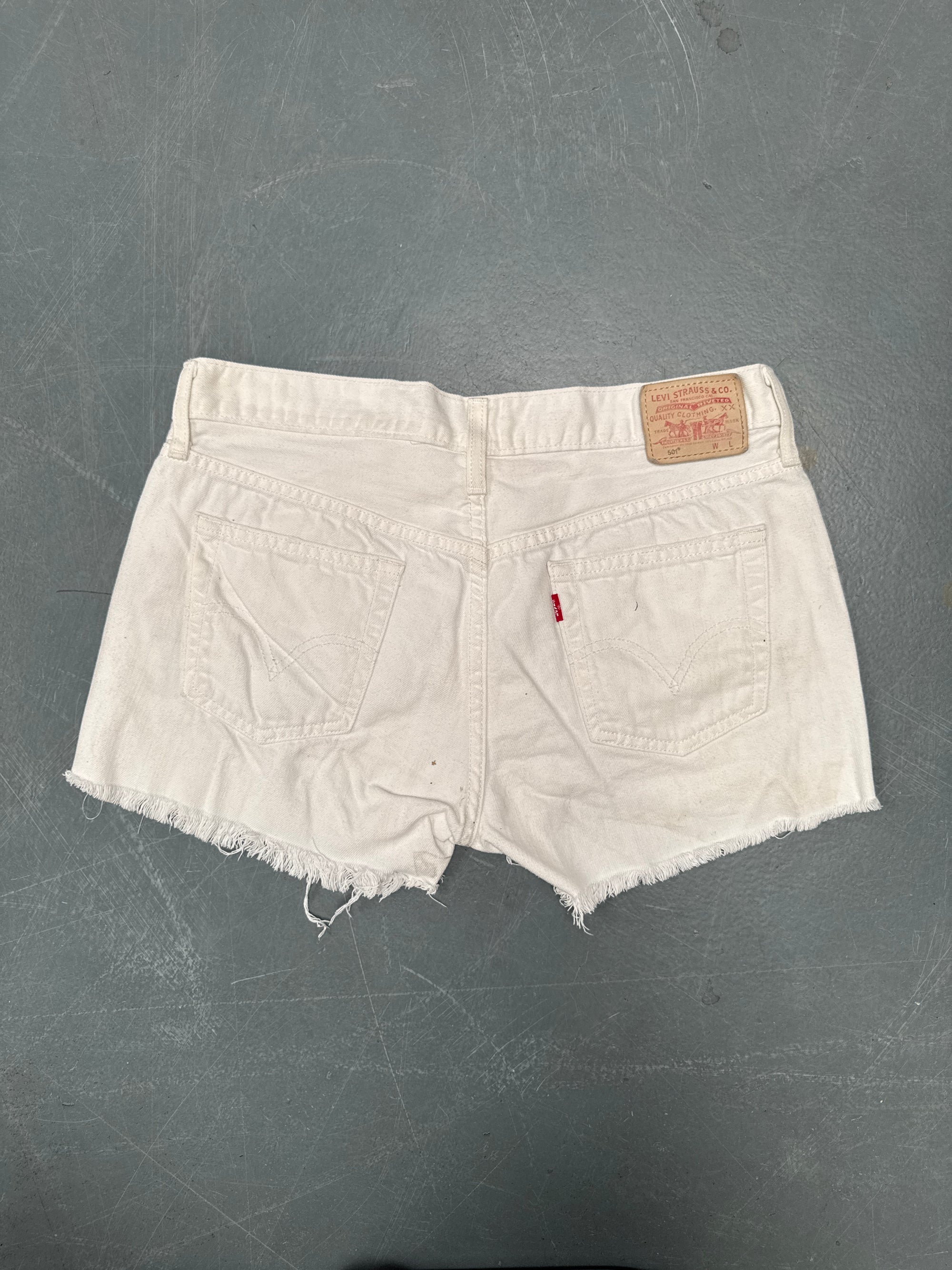 Vintage Ladies Levis Cut Off Denim Shorts - 90s Made - W 31 - SH422