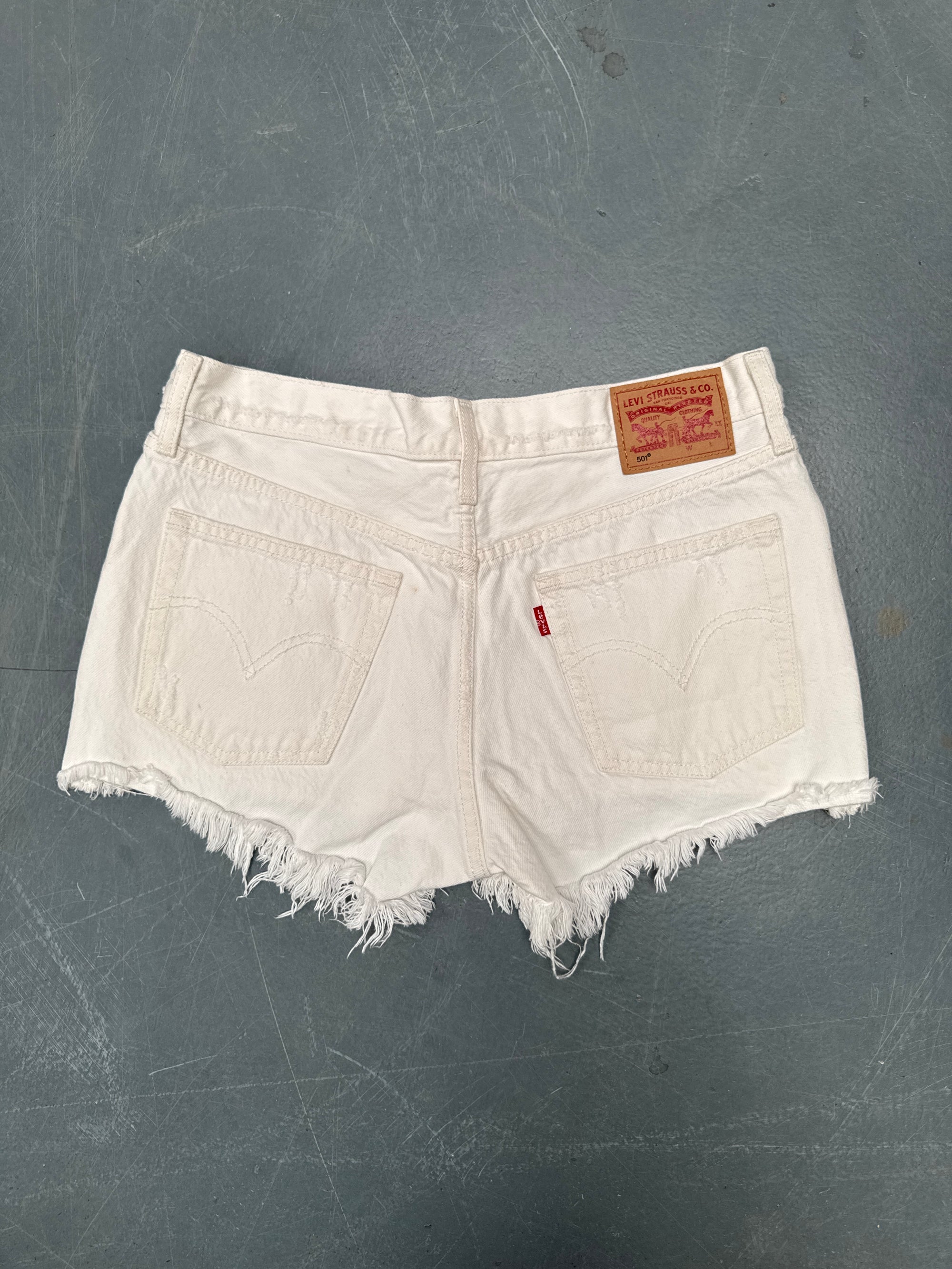 Vintage Ladies Levis Cut Off Denim Shorts - 90s Made - W 30 - SH423