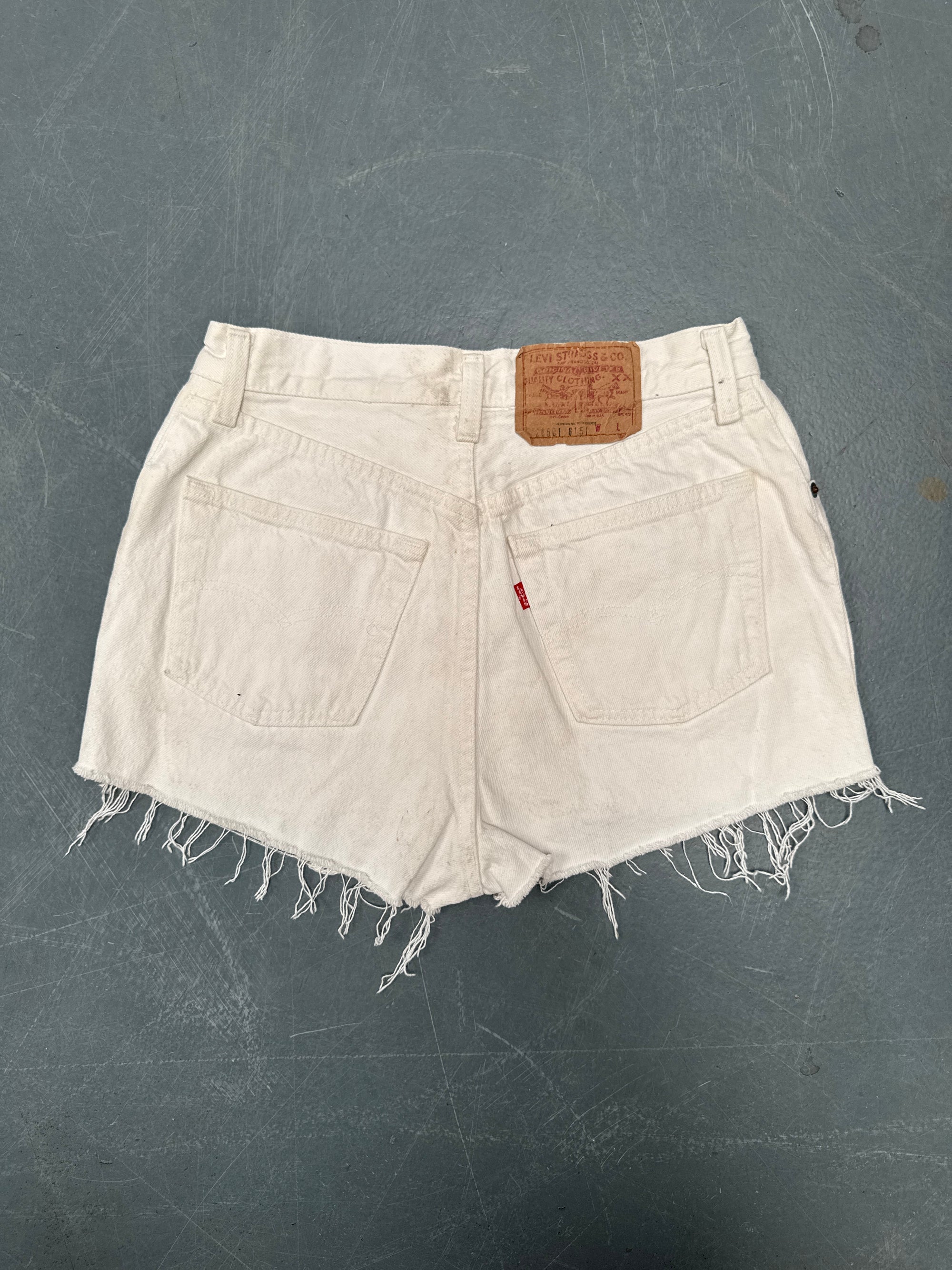 Vintage Ladies Levis Cut Off Denim Shorts - 90s Made - W 26 - SH424