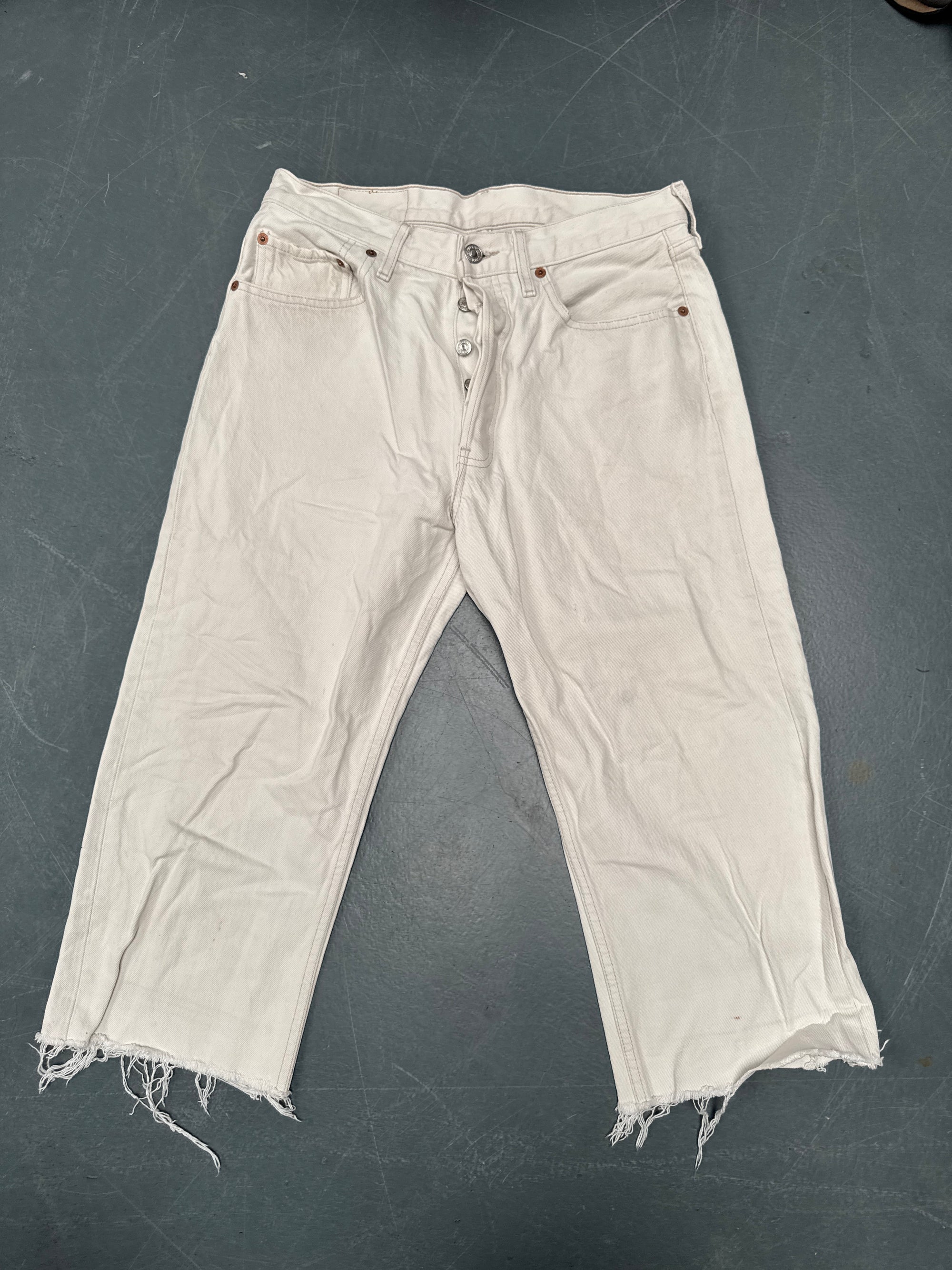 Vintage Ladies Levis Cut Off Denim Shorts - 90s Made - W 26 - SH425