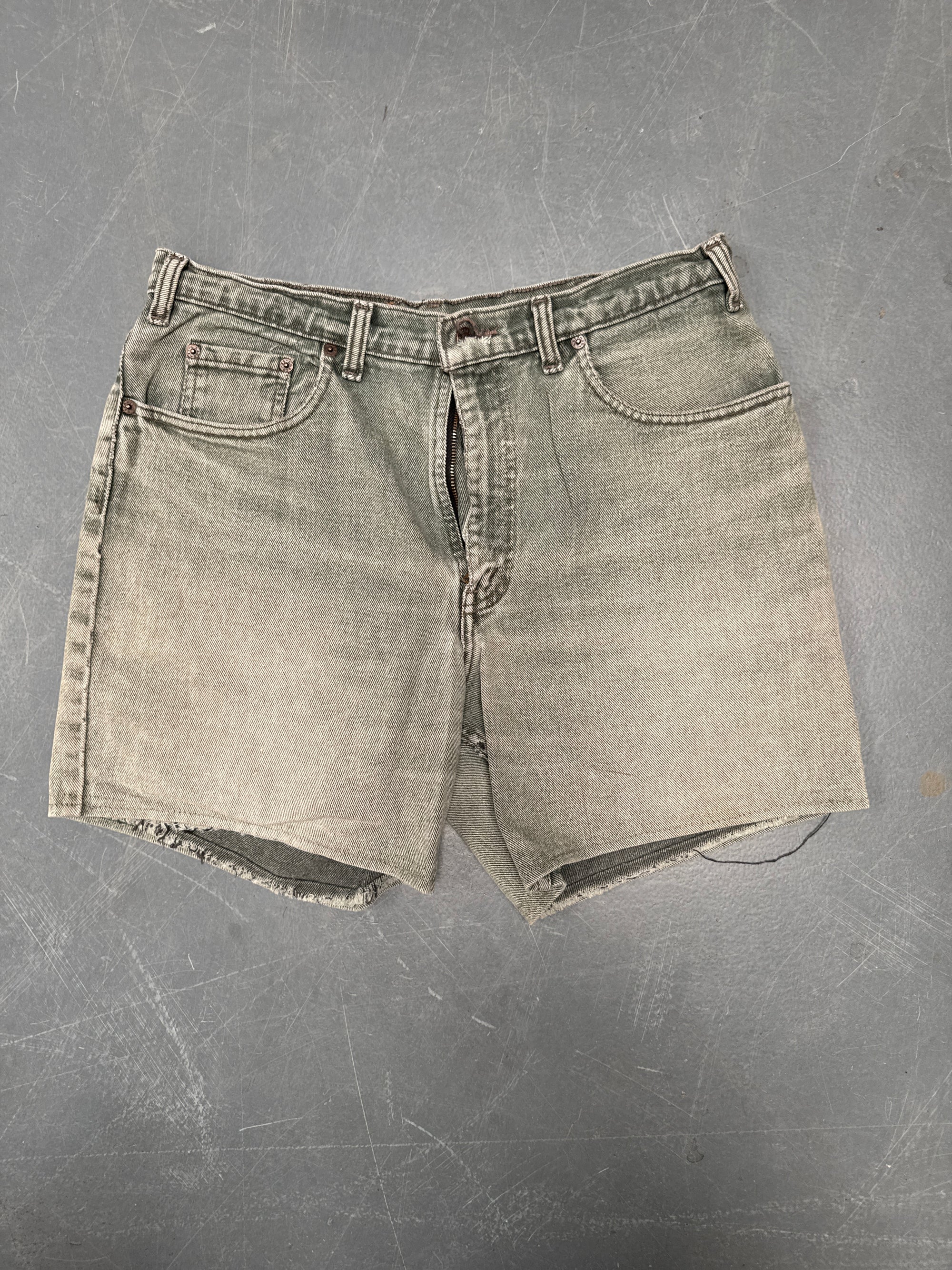 Vintage Ladies Levis Cut Off Denim Shorts - 90s Made - W 32 - SH447