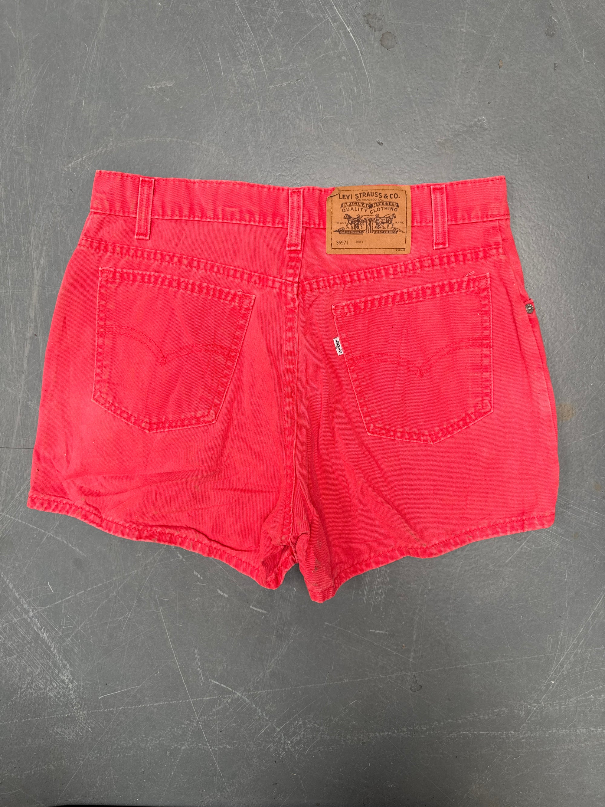 Vintage Ladies Levis Cut Off Denim Shorts - 90s Made - W 31 - SH454