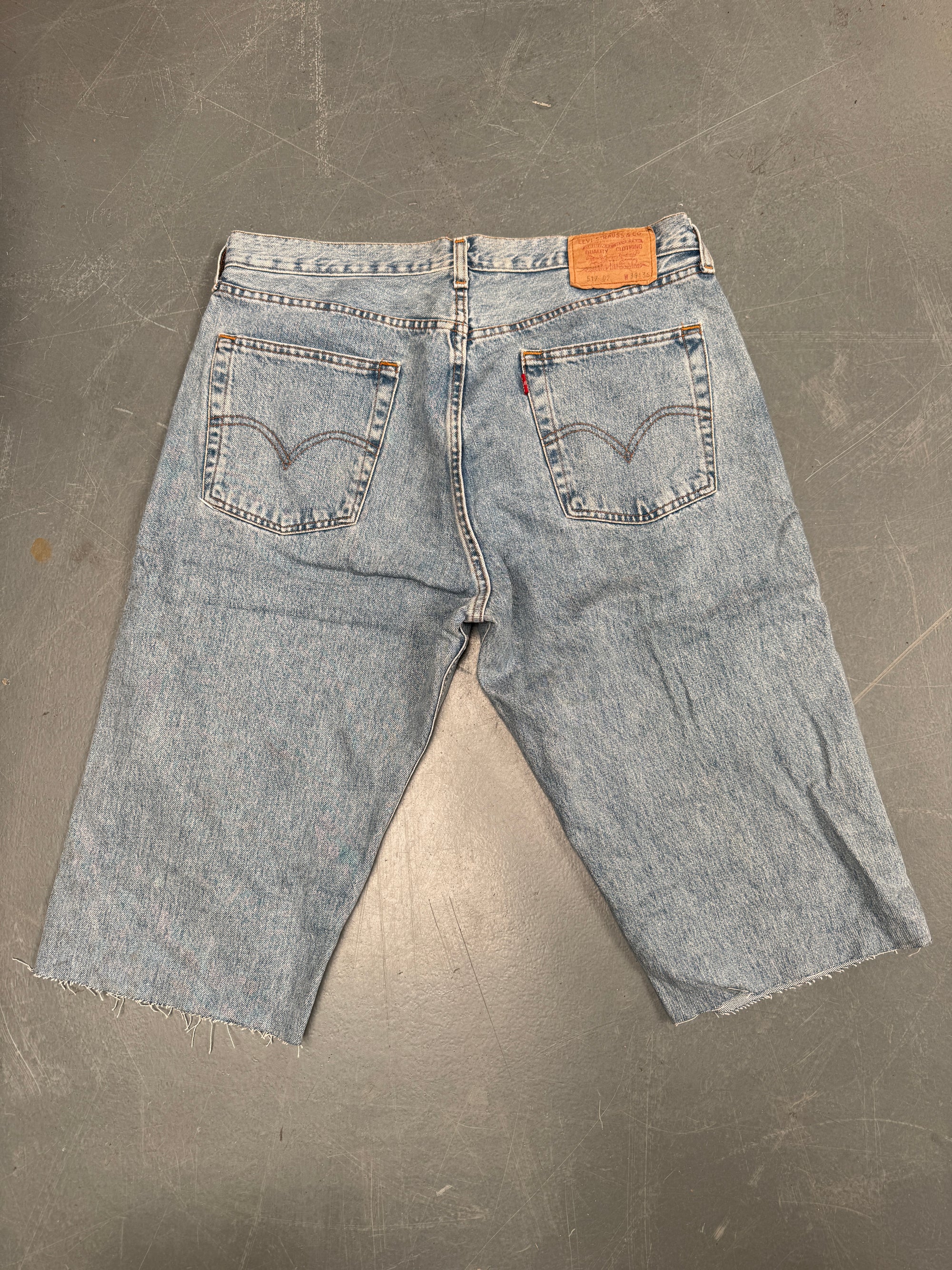 Vintage Ladies Levis Cut Off Denim Shorts - 90s Made - W 34 - SH456