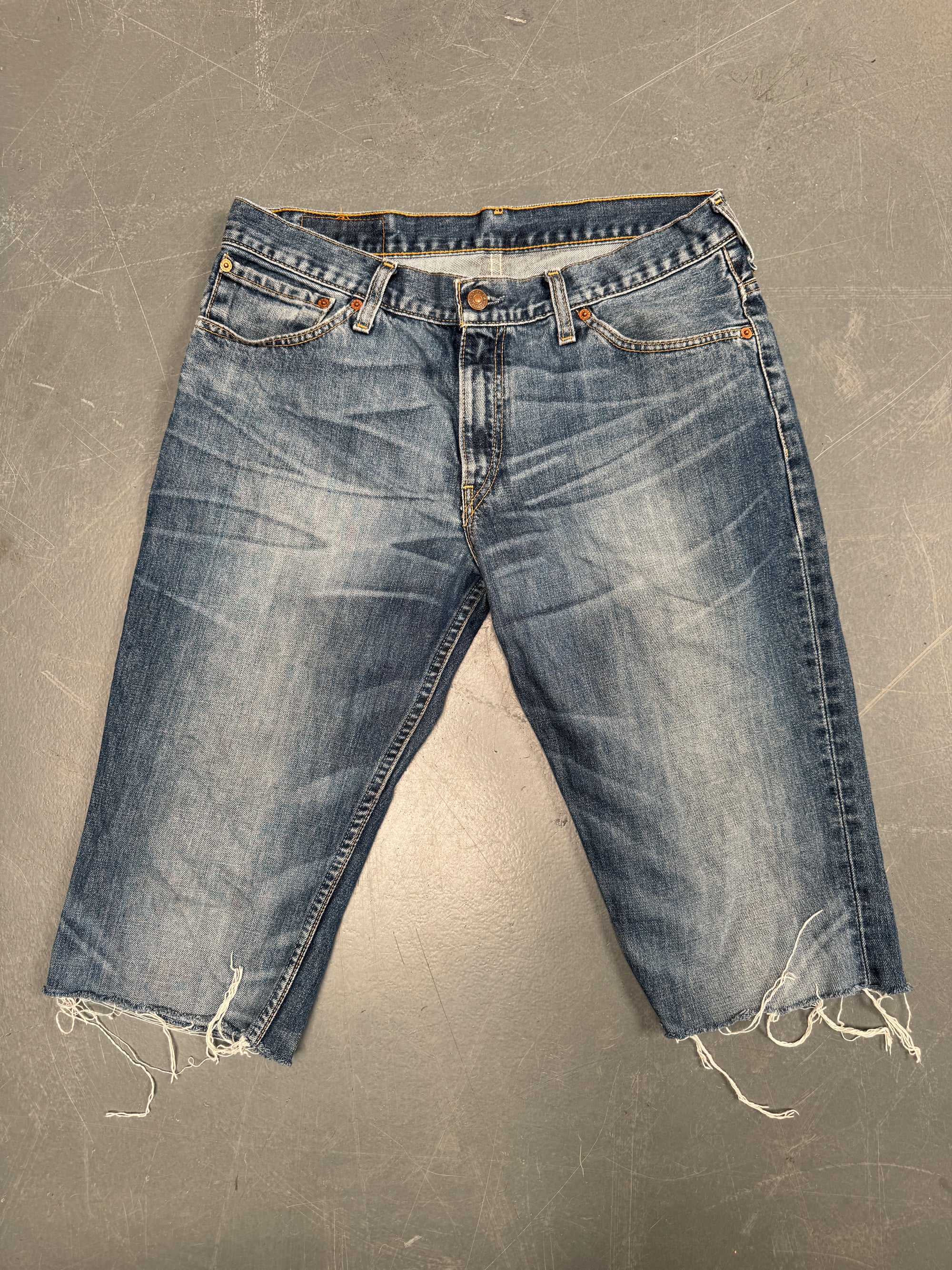 Vintage Ladies Levis Cut Off Denim Shorts - 90s Made - W 32 - SH459