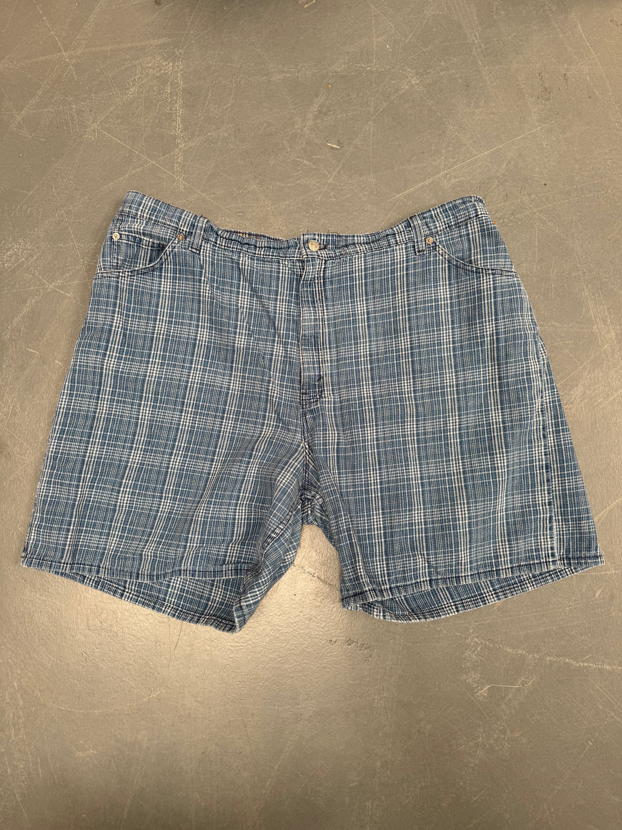 Vintage Ladies Levis Cut Off Denim Shorts - 90s Made - W 40 - SH473