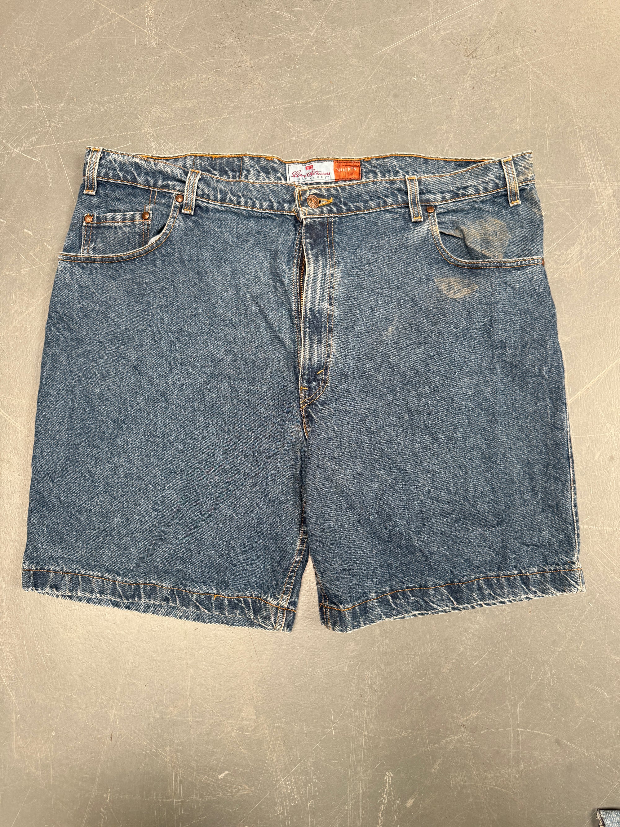 Vintage Ladies Levis Cut Off Denim Shorts - 90s Made - W 46 - SH494
