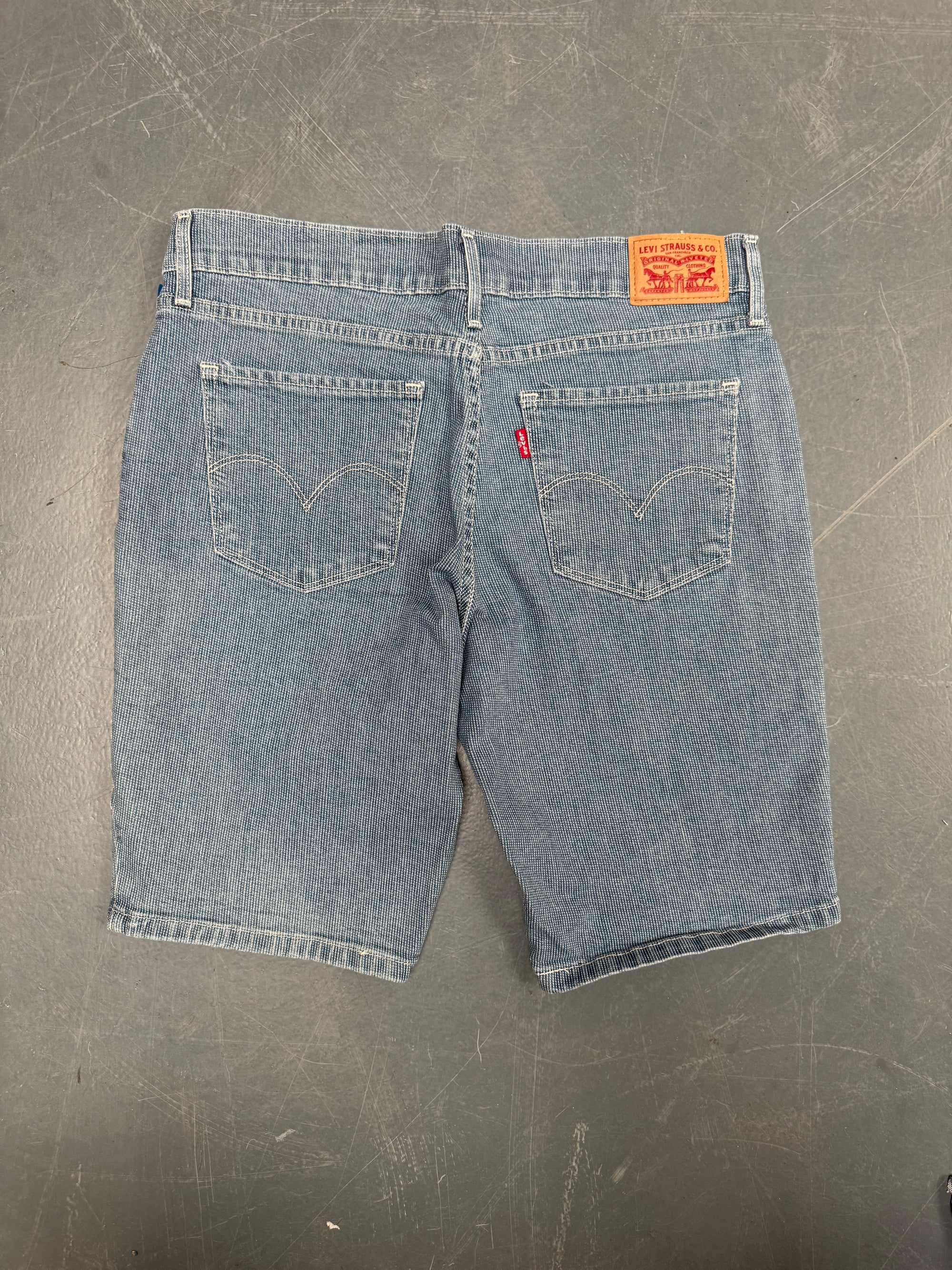 Vintage Ladies Levis Cut Off Denim Shorts - 90s Made - W 30 - SH508