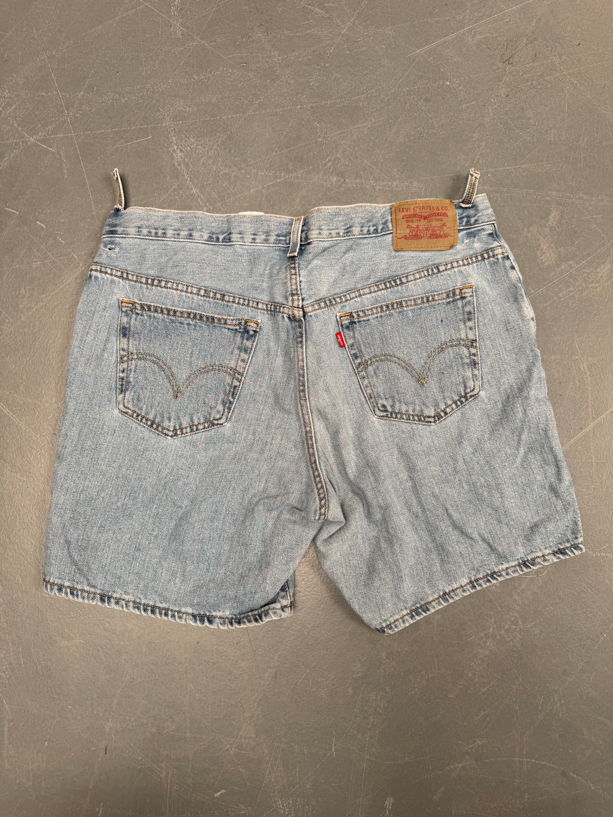 Vintage Ladies Levis Cut Off Denim Shorts - 90s Made - W 36 - SH511