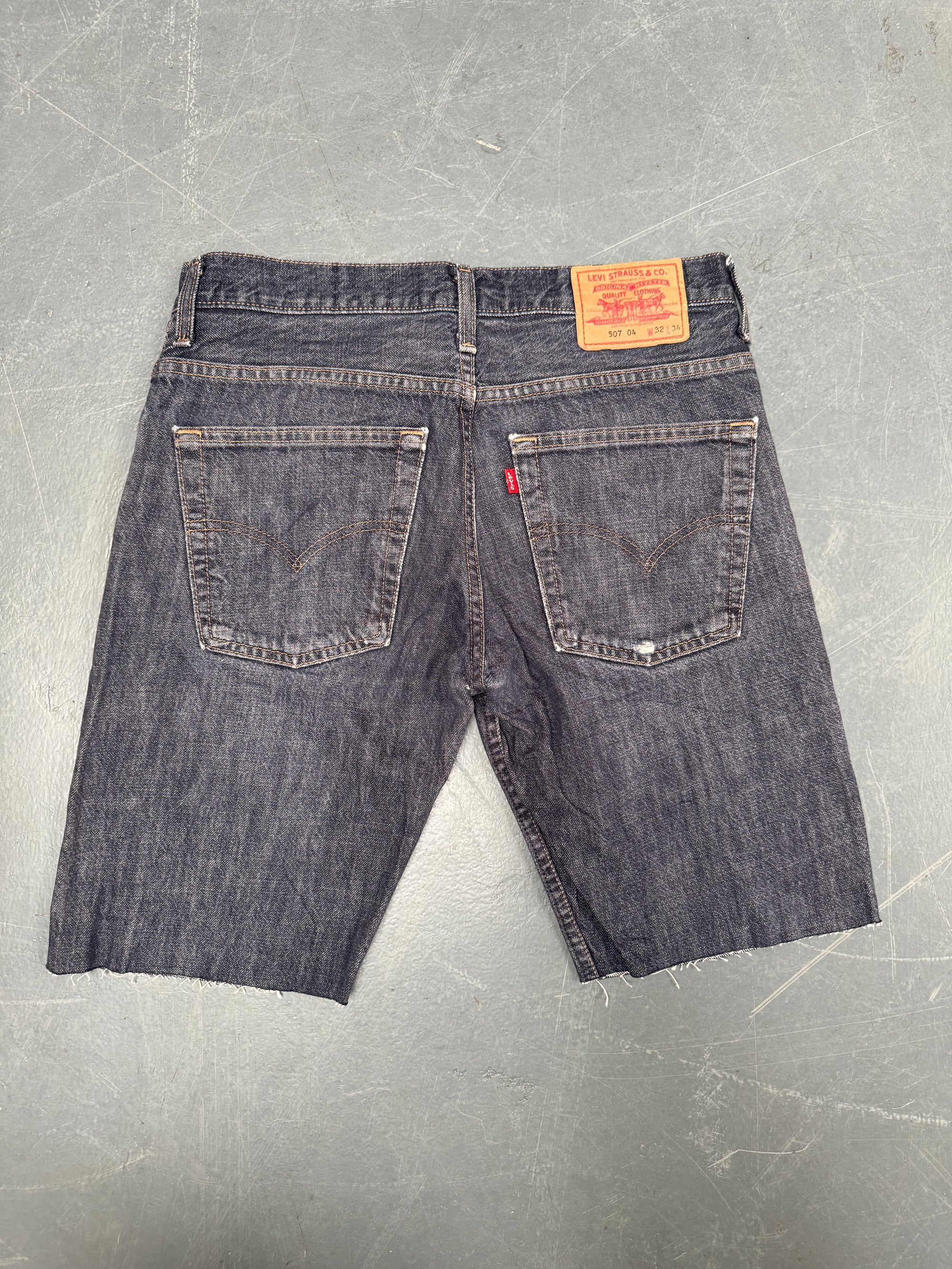 Vintage Ladies Levis Cut Off Denim Shorts - 90s Made - W 32 - SH519