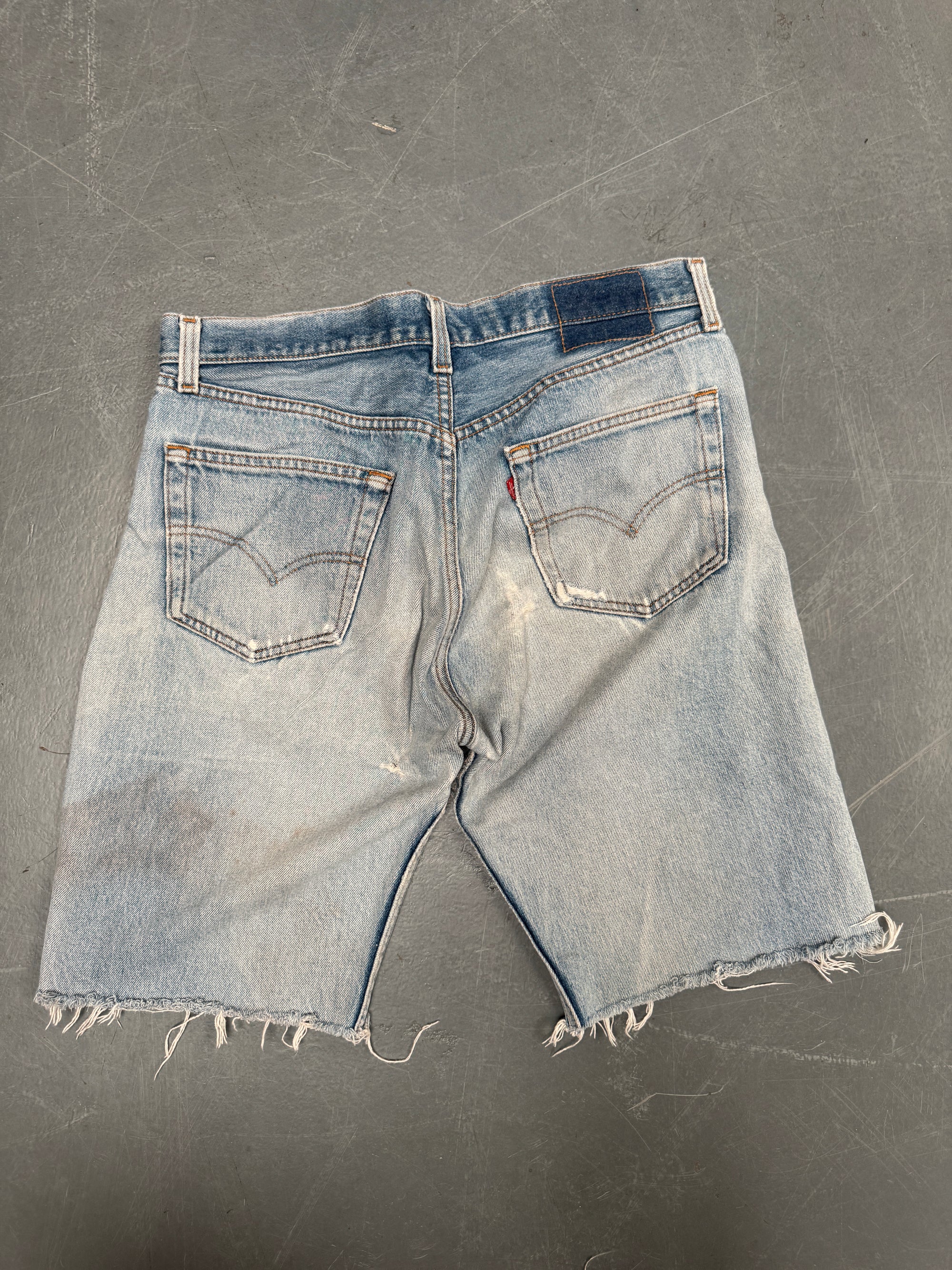Vintage Ladies Levis Cut Off Denim Shorts - 90s Made - W 32 - SH532