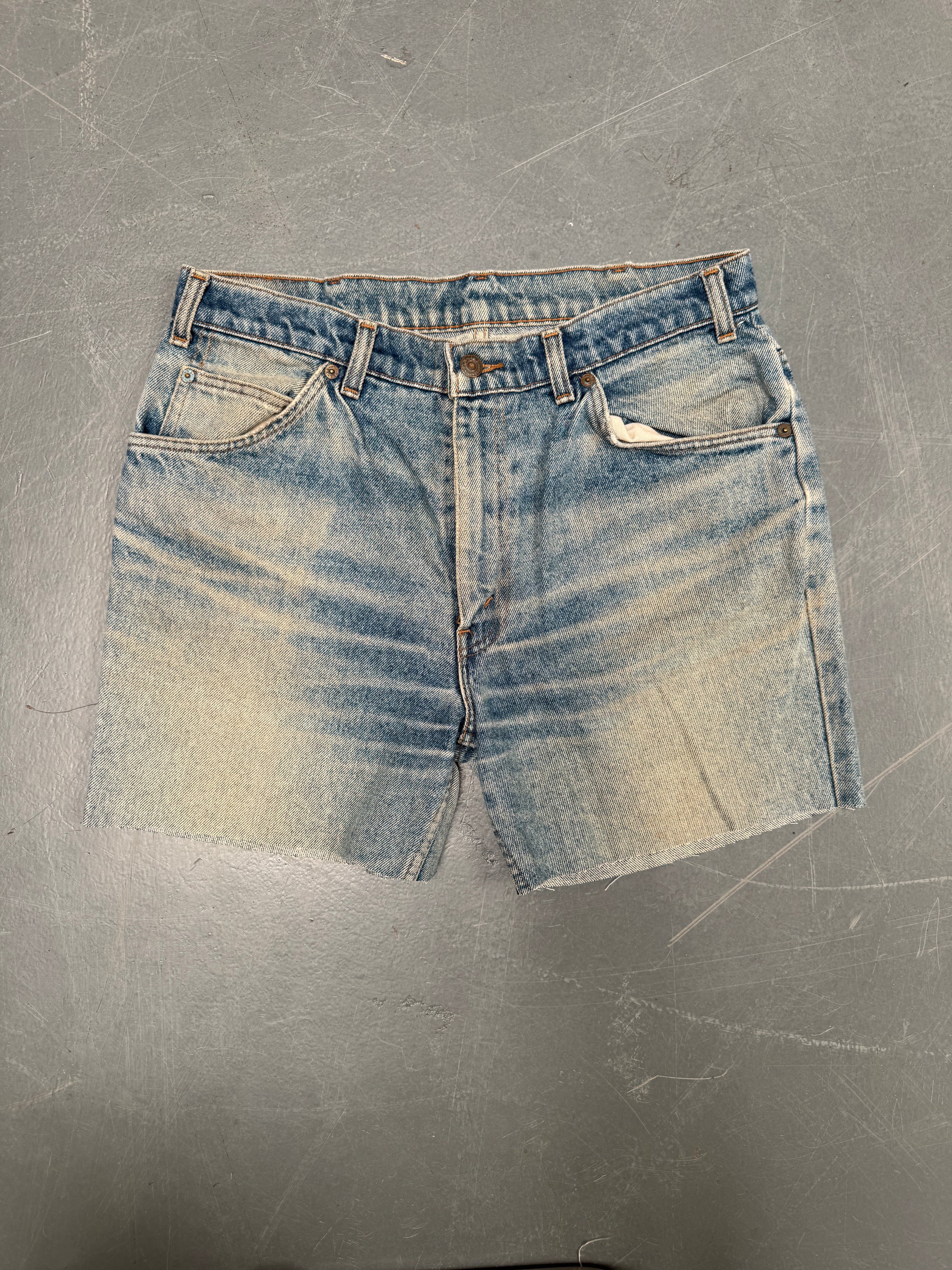 Vintage Ladies Levis Cut Off Denim Shorts - 90s Made - W 32 - SH540