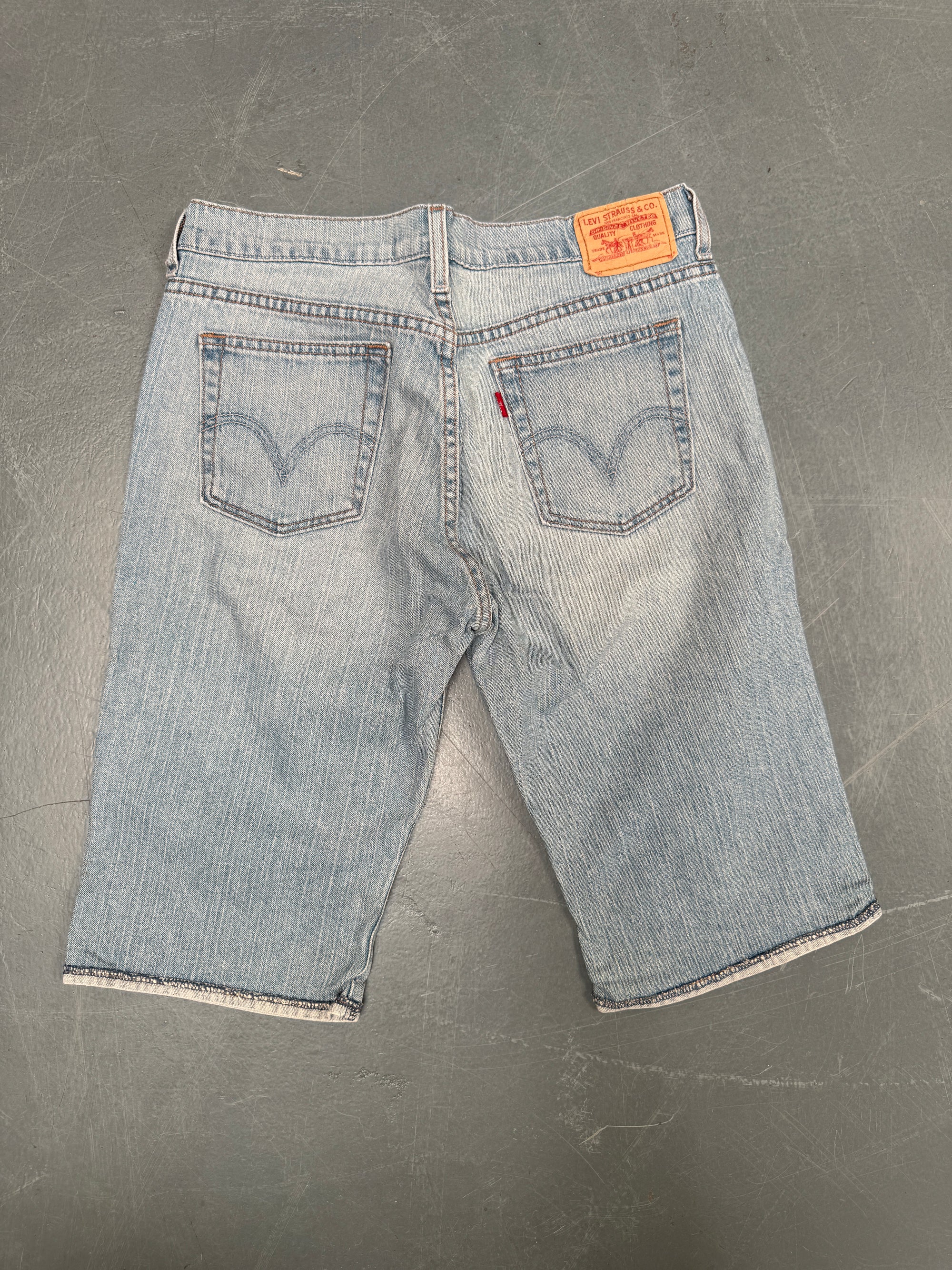 Vintage Ladies Levis Cut Off Denim Shorts - 90s Made - W 31 - SH546