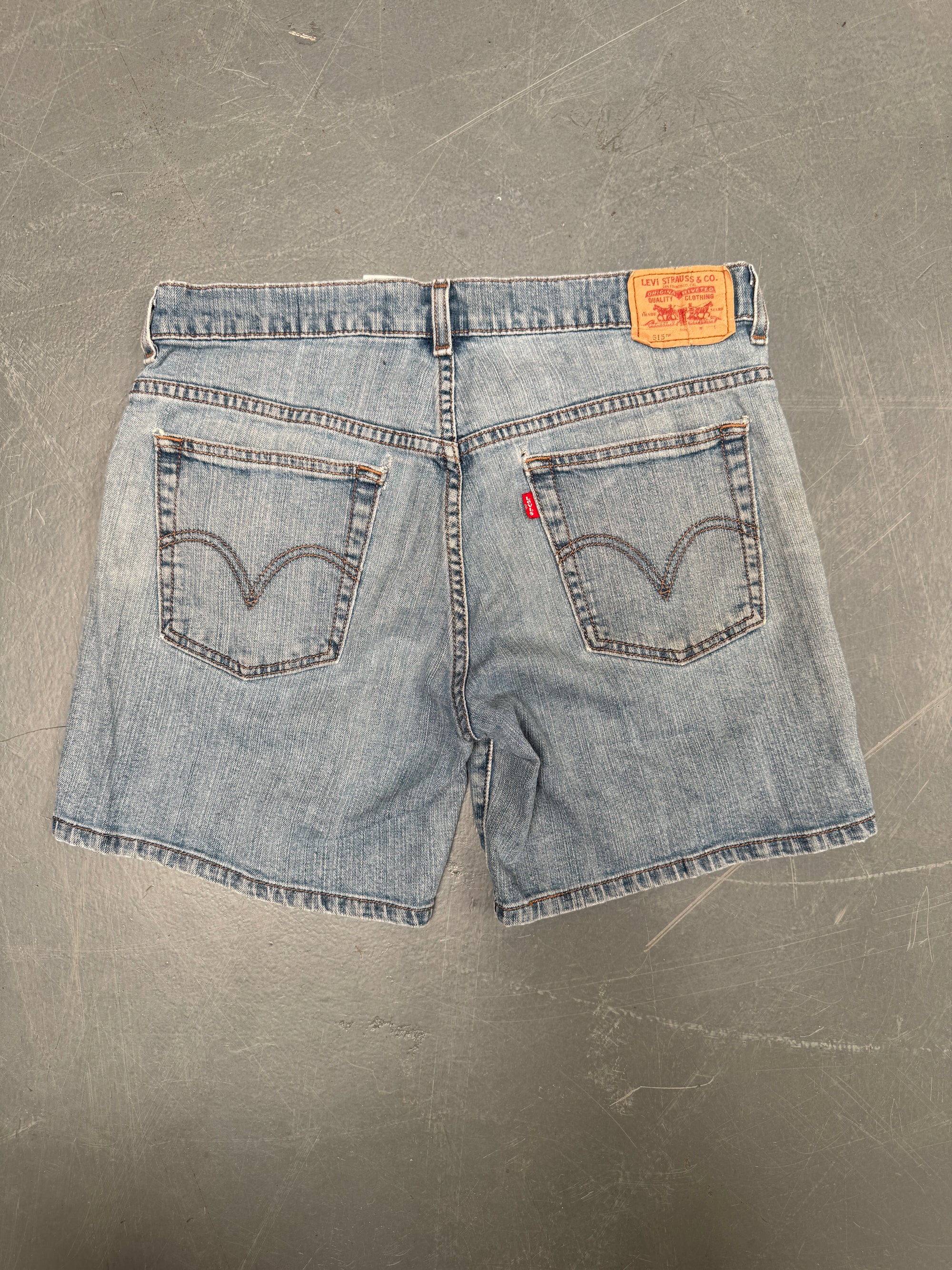 Vintage Ladies Levis Cut Off Denim Shorts - 90s Made - W 32 - SH548