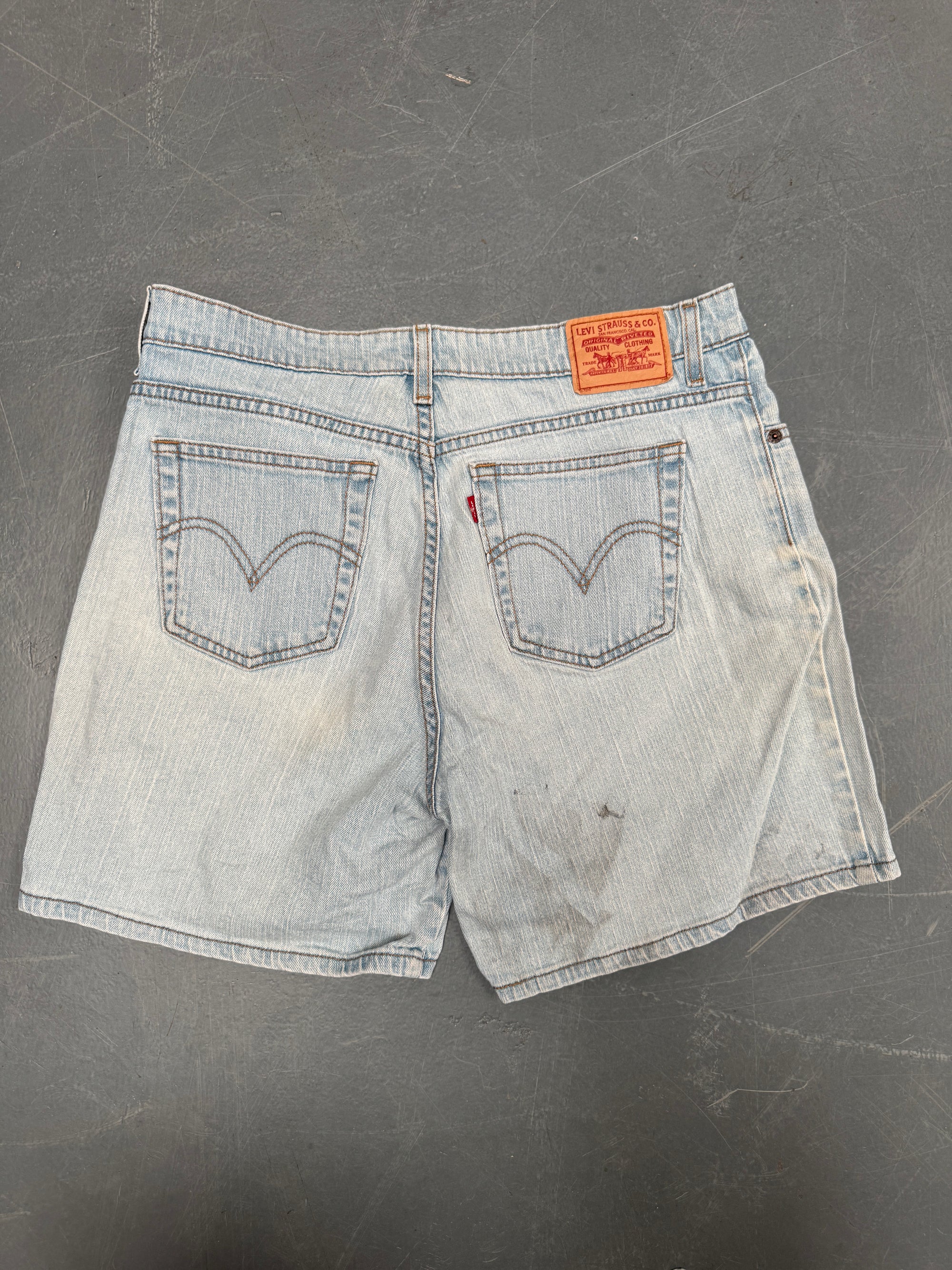 Vintage Ladies Levis Cut Off Denim Shorts - 90s Made - W 34 - SH556