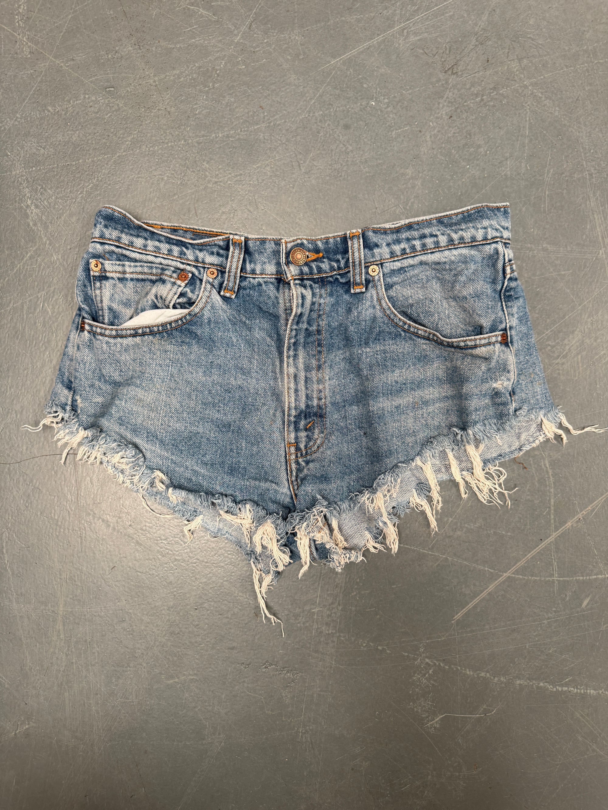Vintage Ladies Levis Cut Off Denim Shorts - 90s Made - W 32 - SH574
