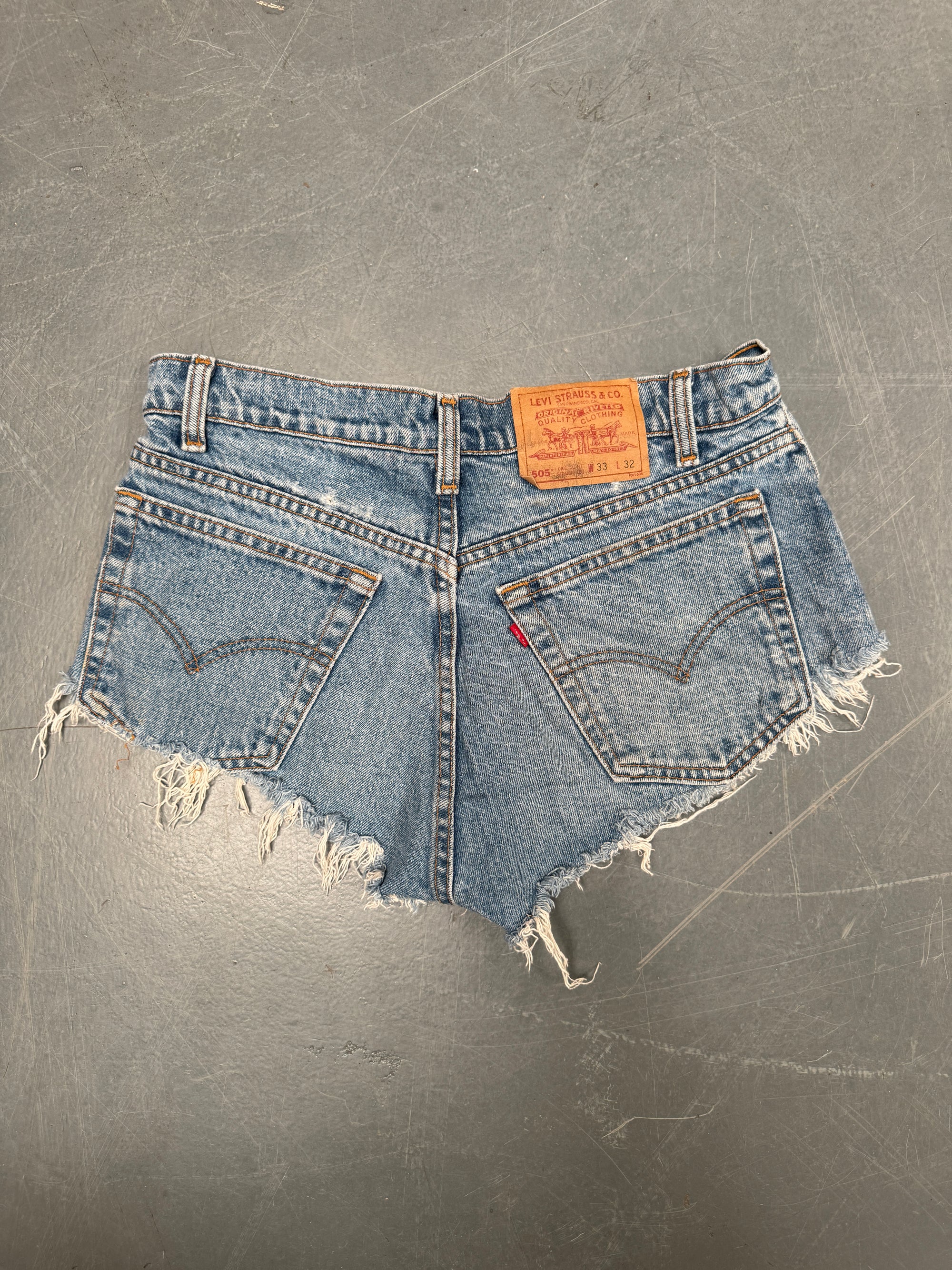 Vintage Ladies Levis Cut Off Denim Shorts - 90s Made - W 32 - SH574