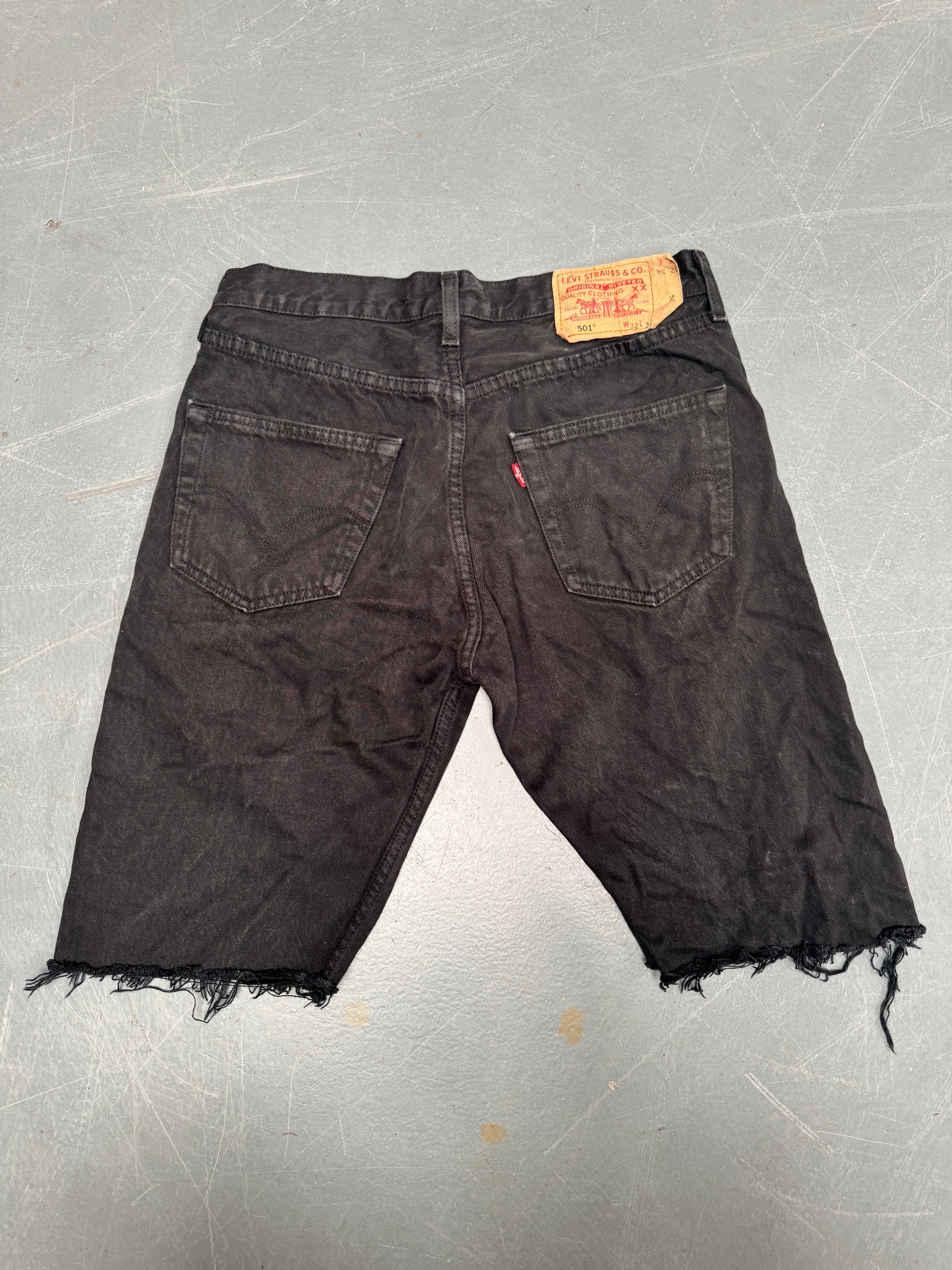 Vintage Levis Cut Off Denim Shorts - 90s Made - W 30 - SH578