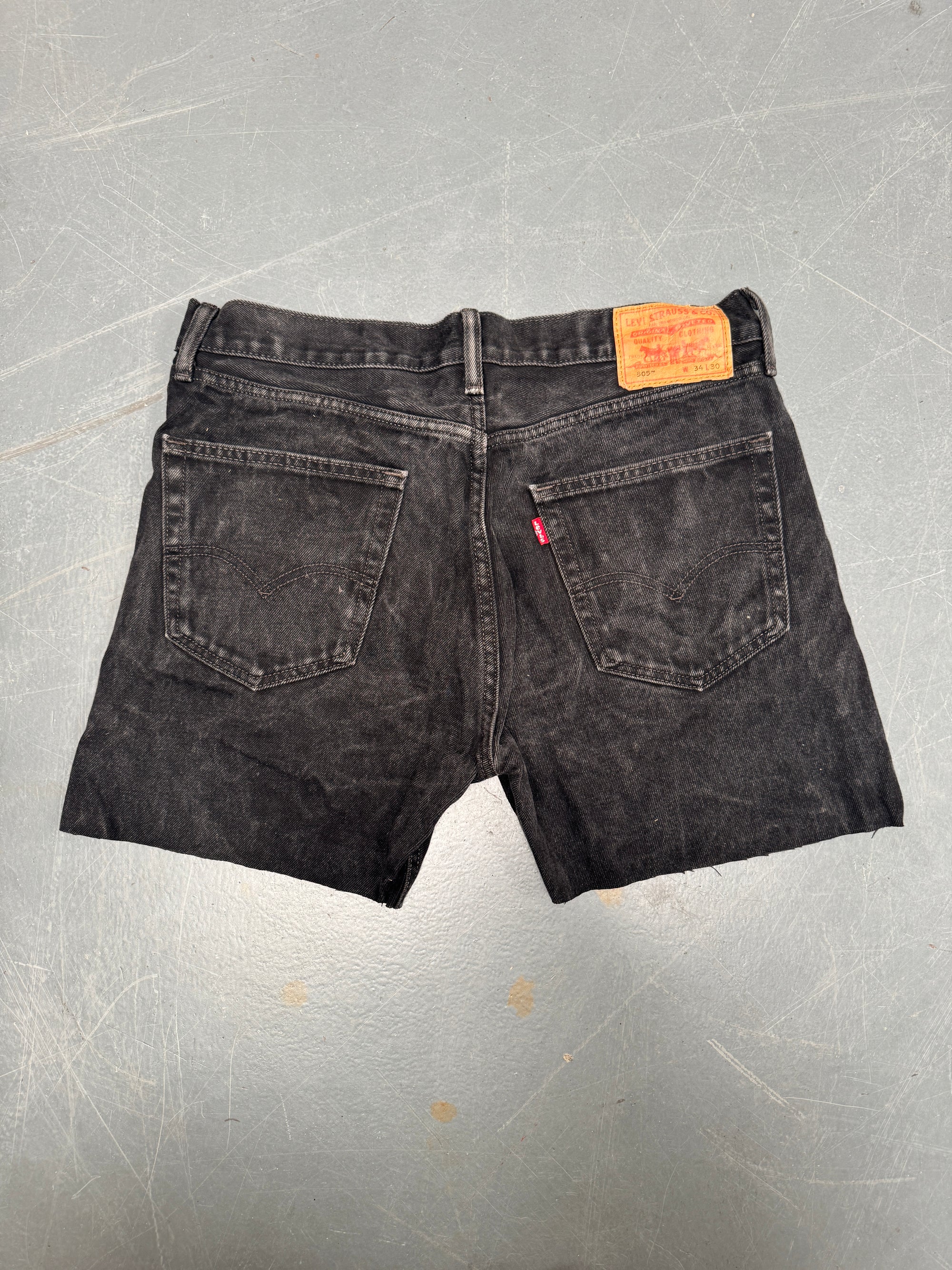 Vintage Levis Cut Off Denim Shorts - 90s Made - W 32 - SH579