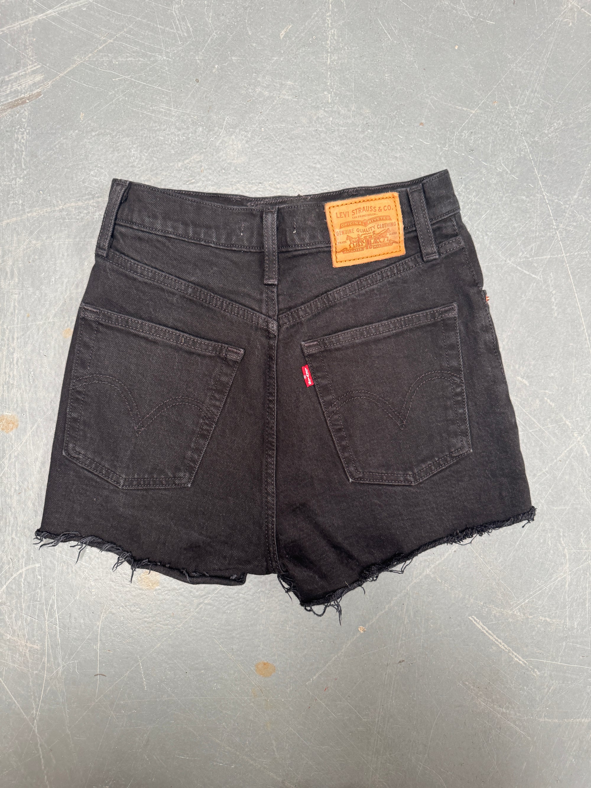 Vintage Levis Cut Off Denim Shorts - 90s Made - W 24 - SH583