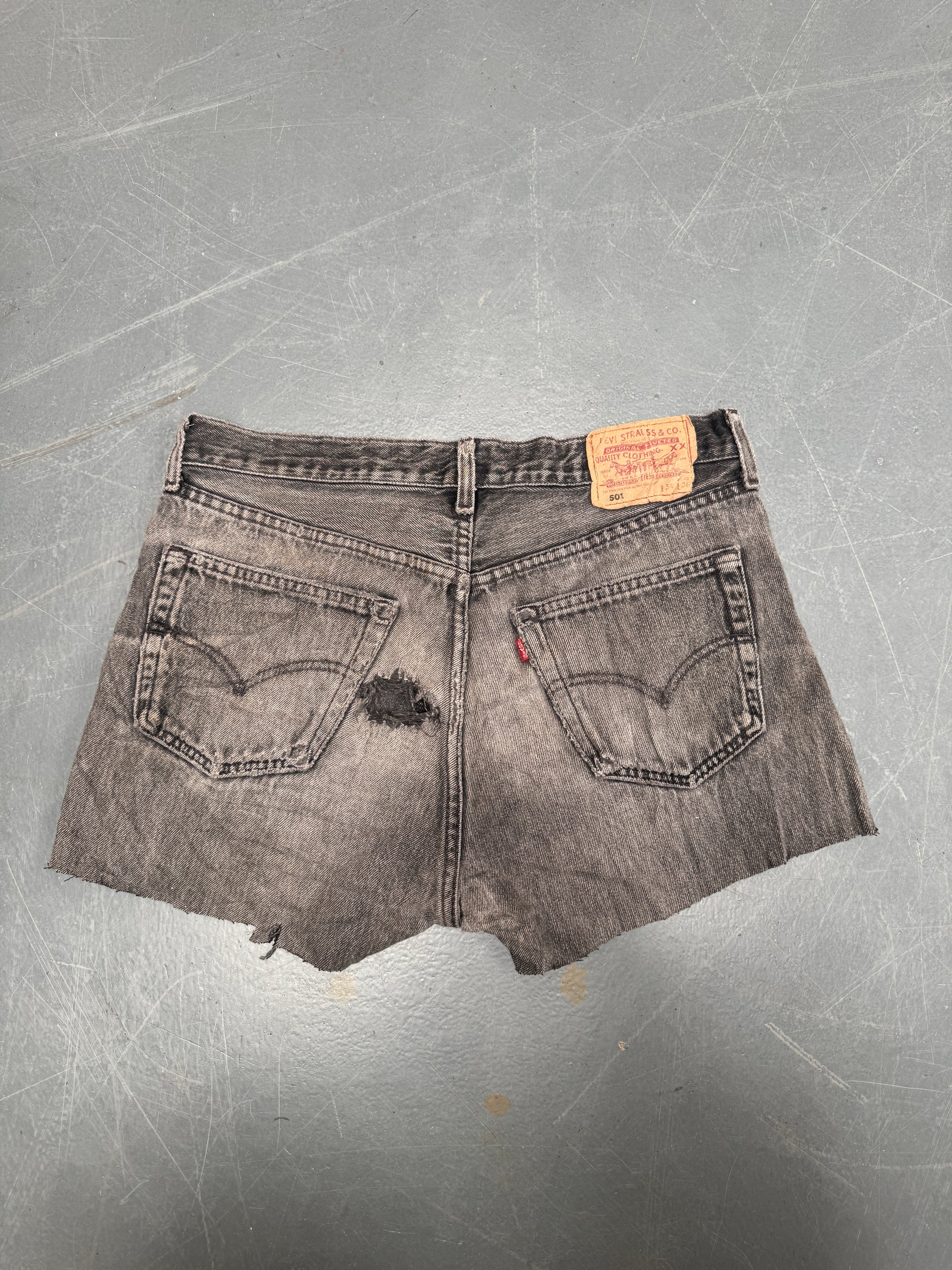 Vintage Levis Cut Off Denim Shorts - 90s Made - W 32 - SH592