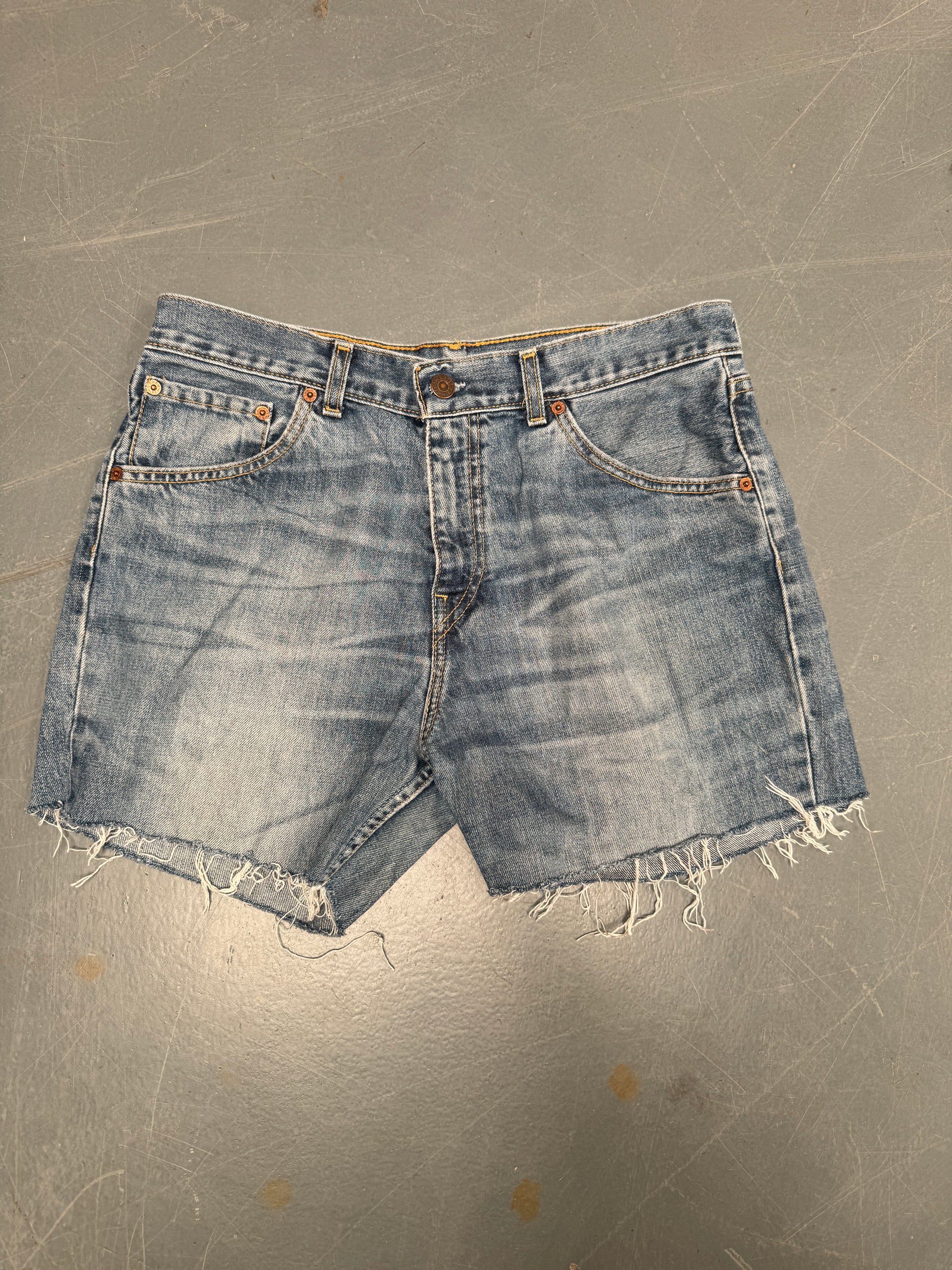 Vintage Levis Cut Off Denim Shorts - 90s Made - W 32 - SH595