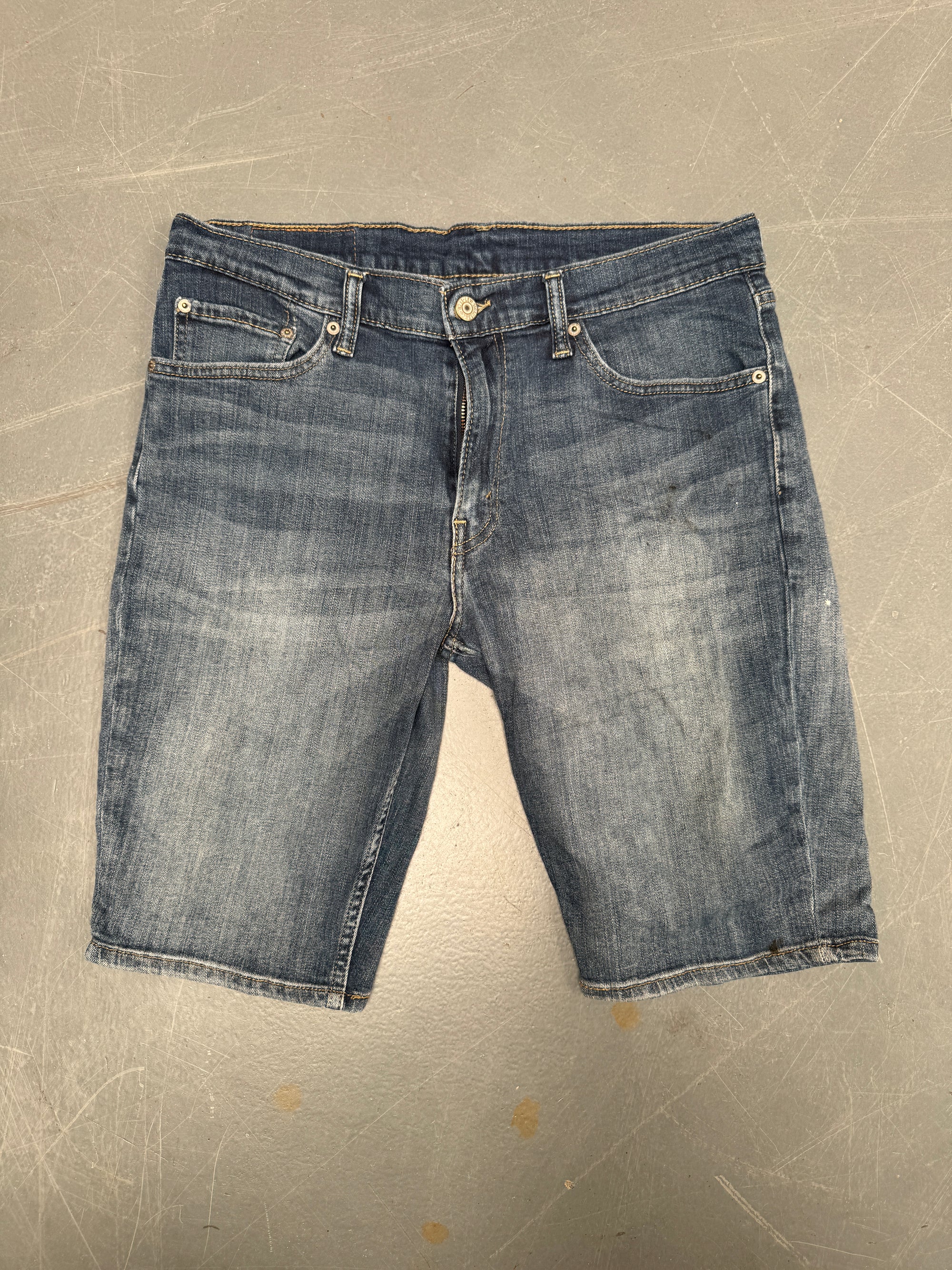 Vintage Levis Cut Off Denim Shorts - 90s Made - W 32 - SH600