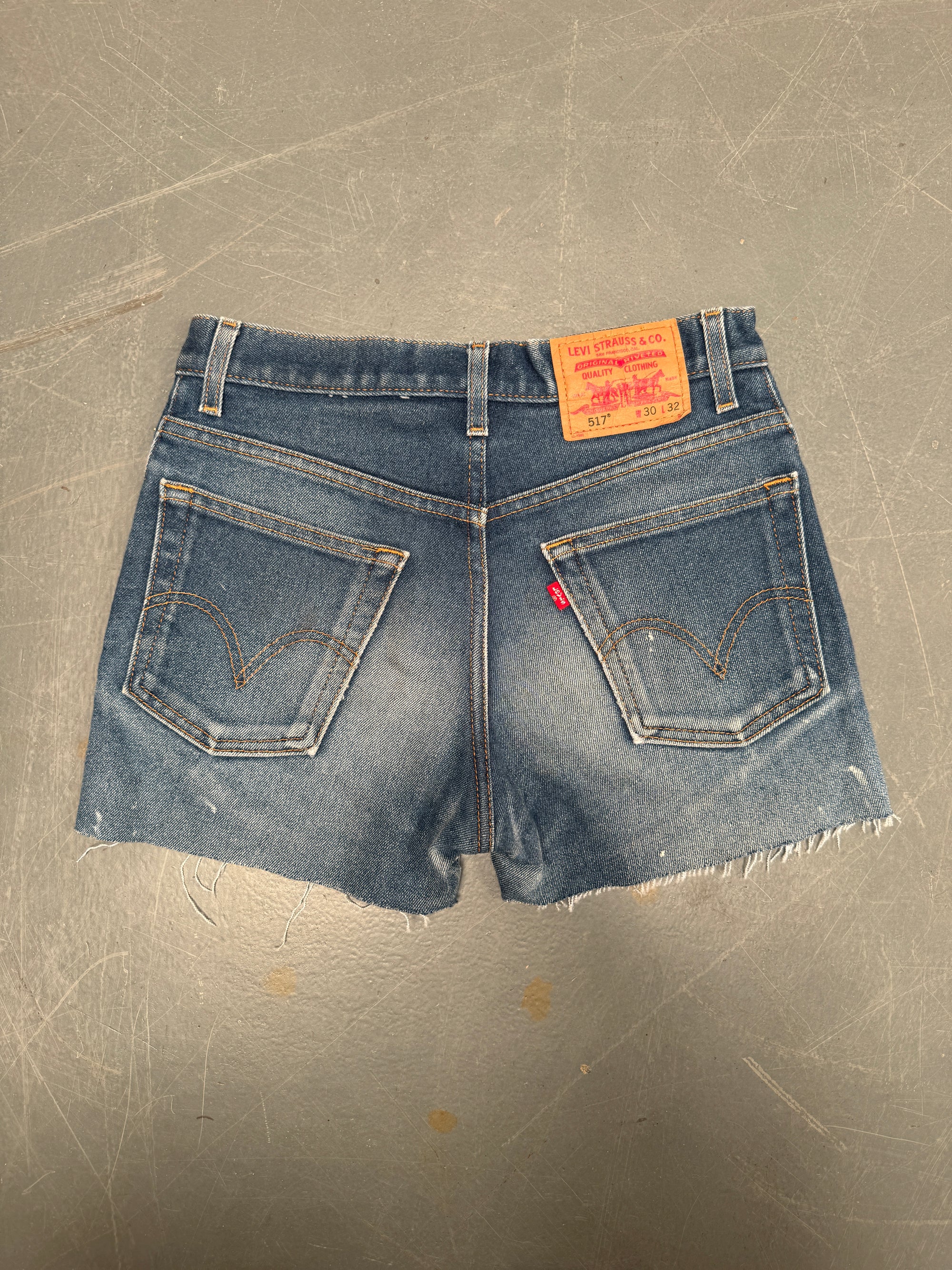 Vintage Levis Cut Off Denim Shorts - 90s Made - W 28 - SH602
