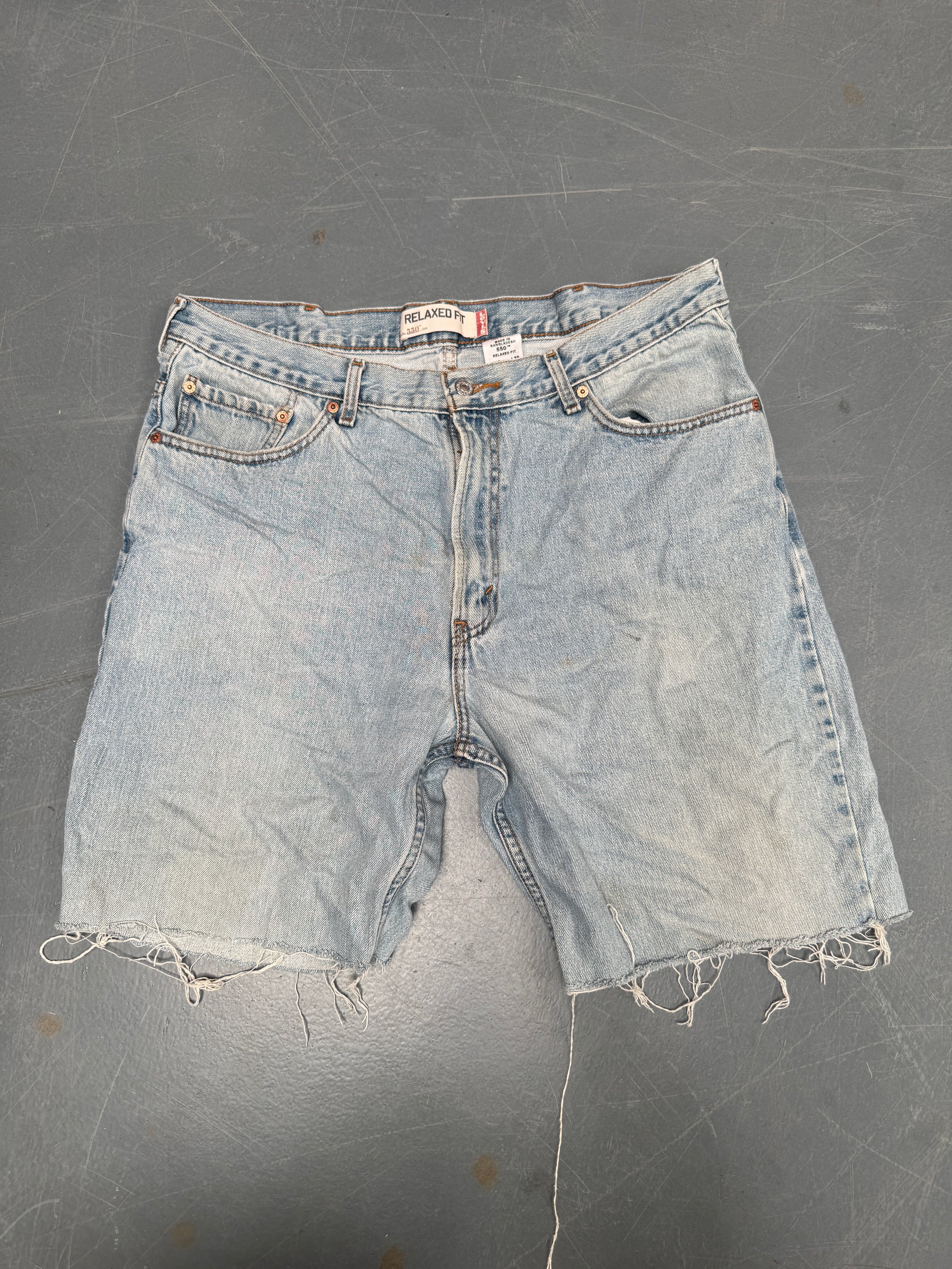 Vintage Levis Cut Off Denim Shorts - 90s Made - W 36 - SH611