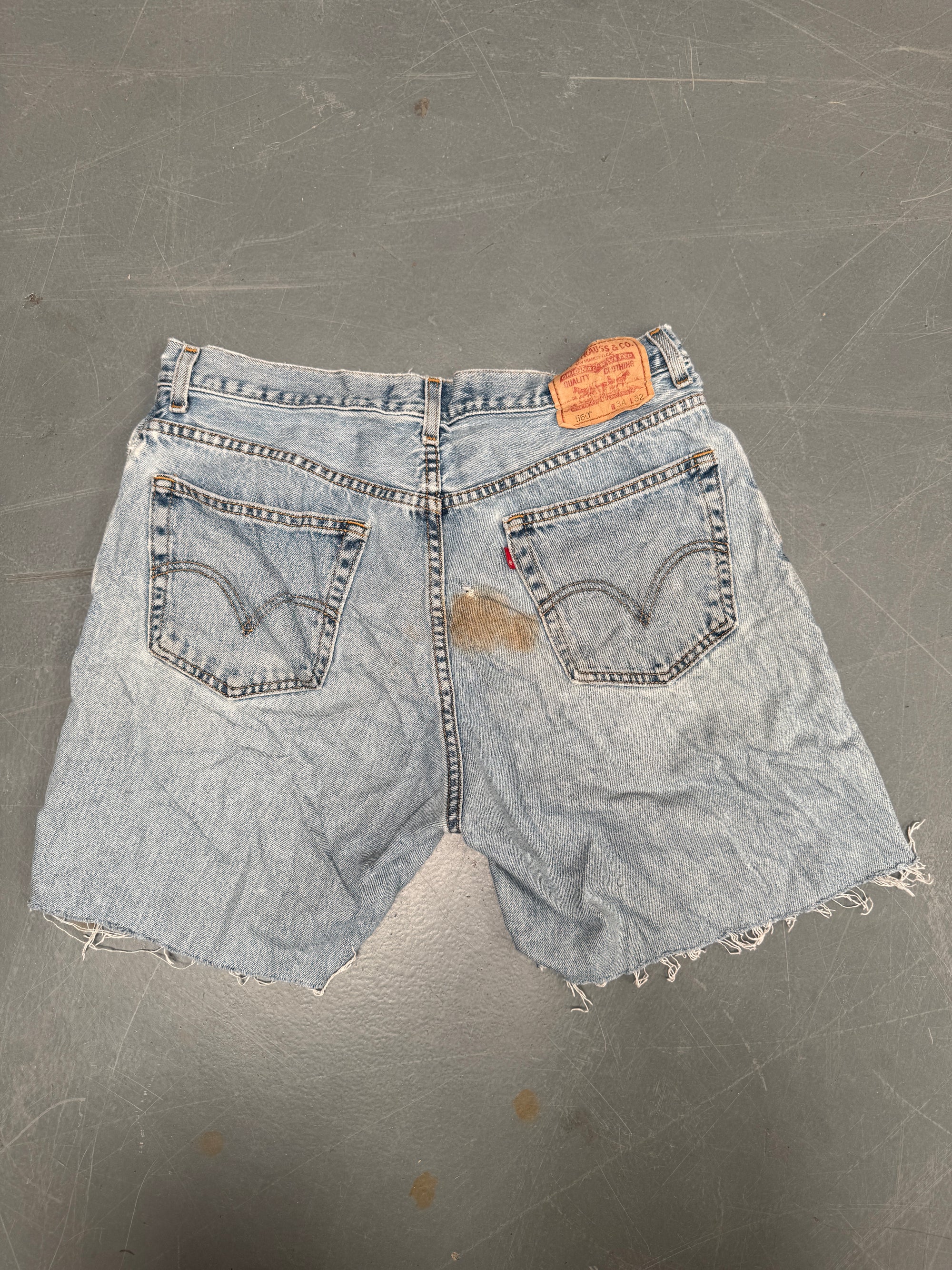 Vintage Levis Cut Off Denim Shorts - 90s Made - W 32 - SH612