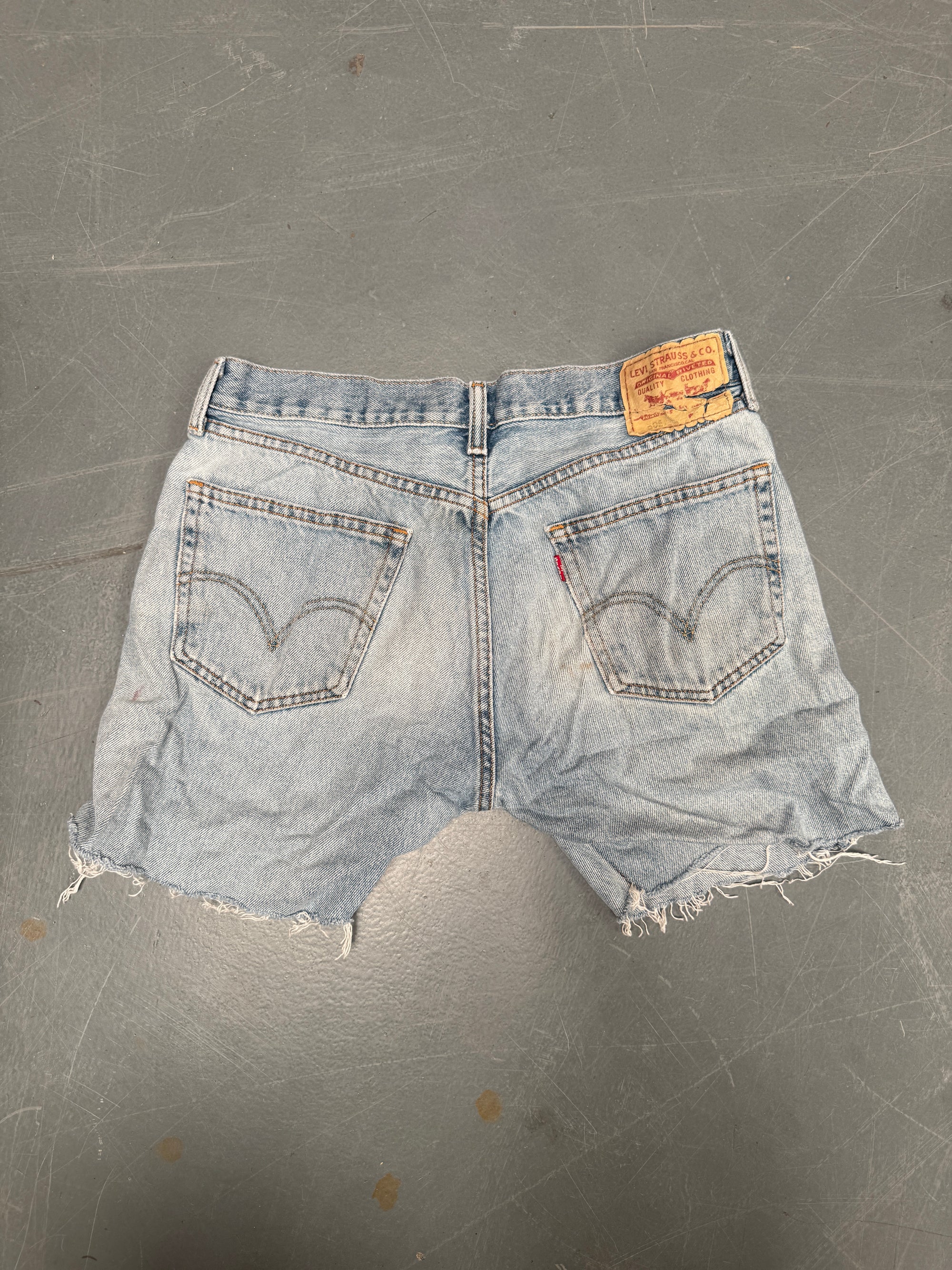 Vintage Levis Cut Off Denim Shorts - 90s Made - W 32 - SH615