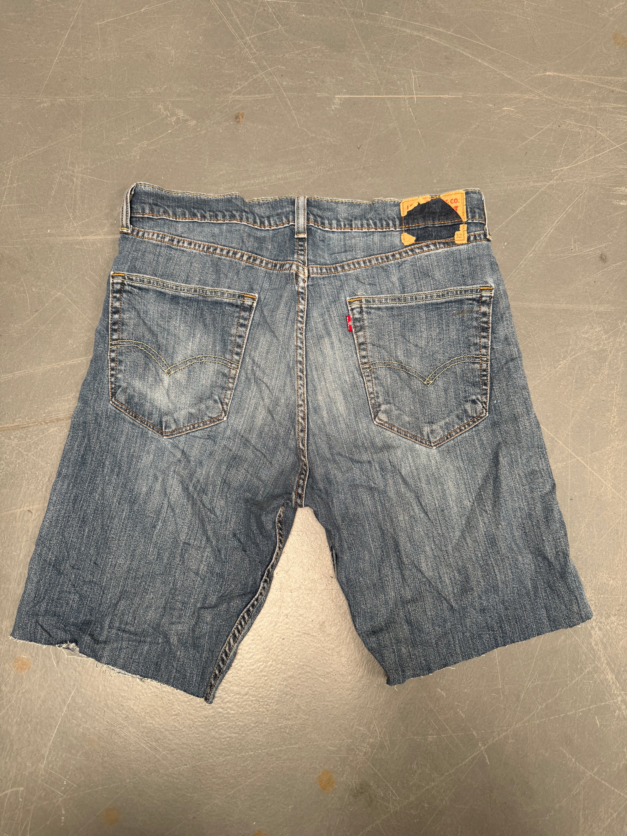 Vintage Levis Cut Off Denim Shorts - 90s Made - W 34 - SH616