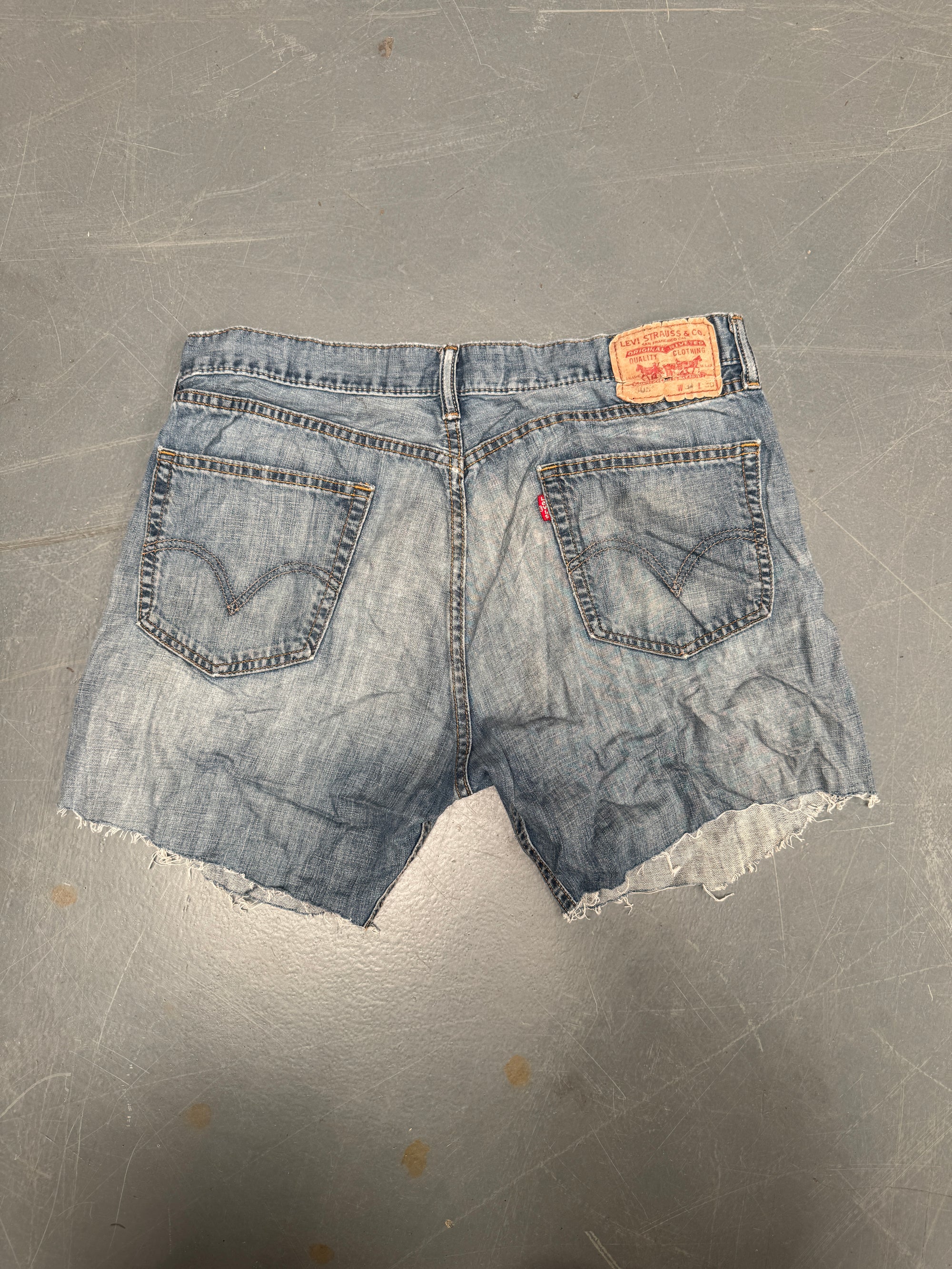 Vintage Levis Cut Off Denim Shorts - 90s Made - W 34 - SH617