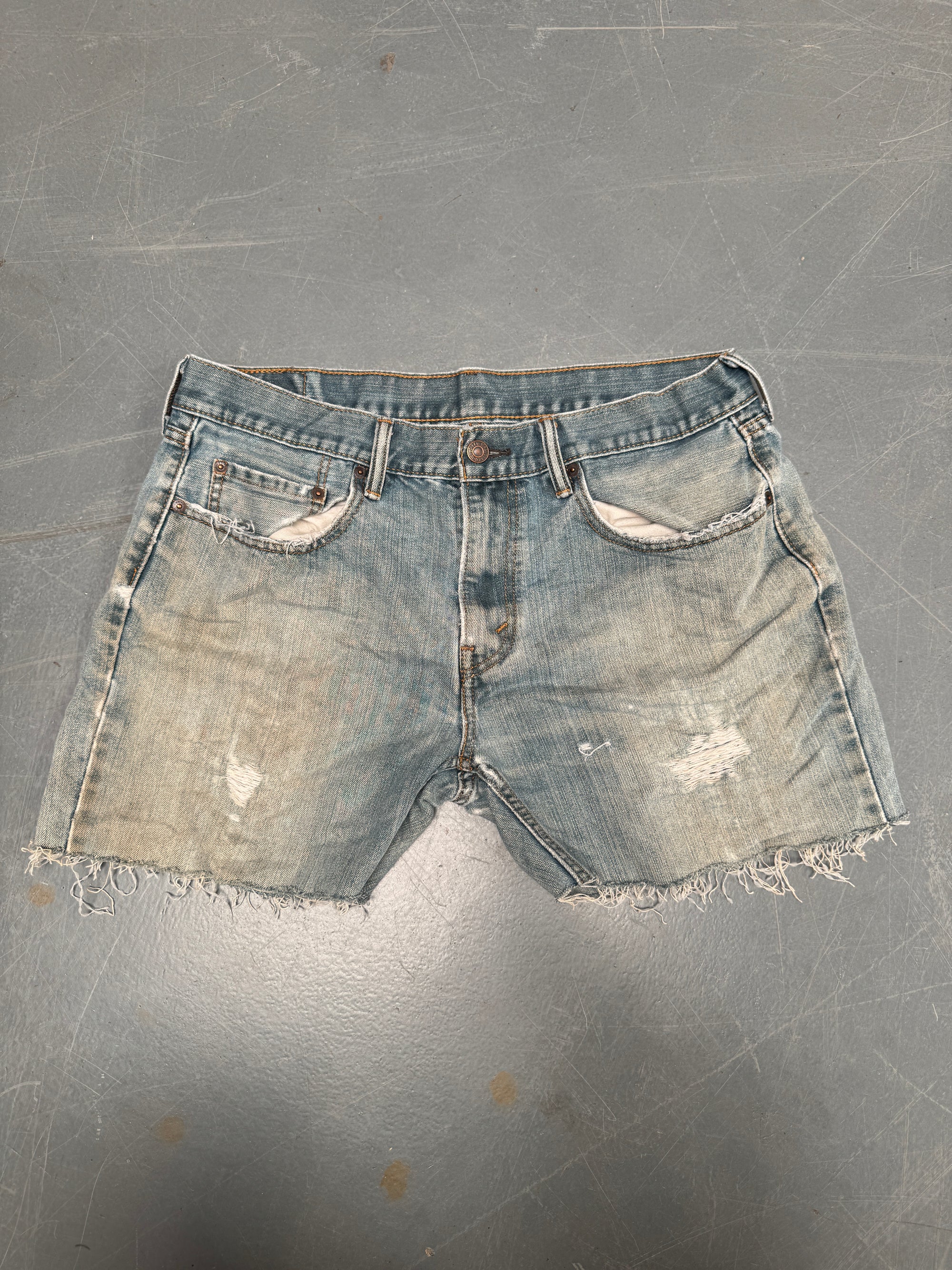 Vintage Levis Cut Off Denim Shorts - 90s Made - W 34 - SH619