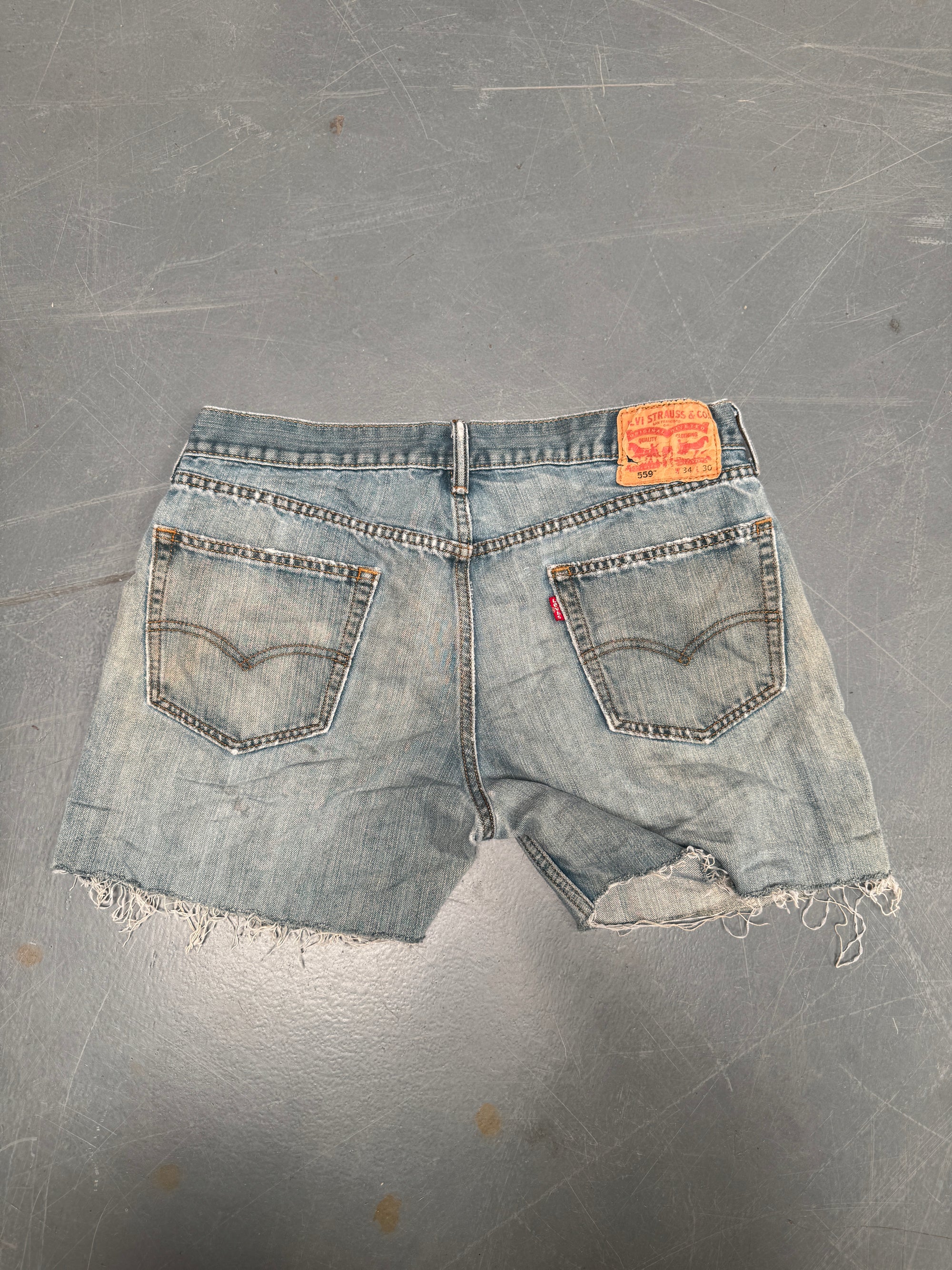 Vintage Levis Cut Off Denim Shorts - 90s Made - W 34 - SH619