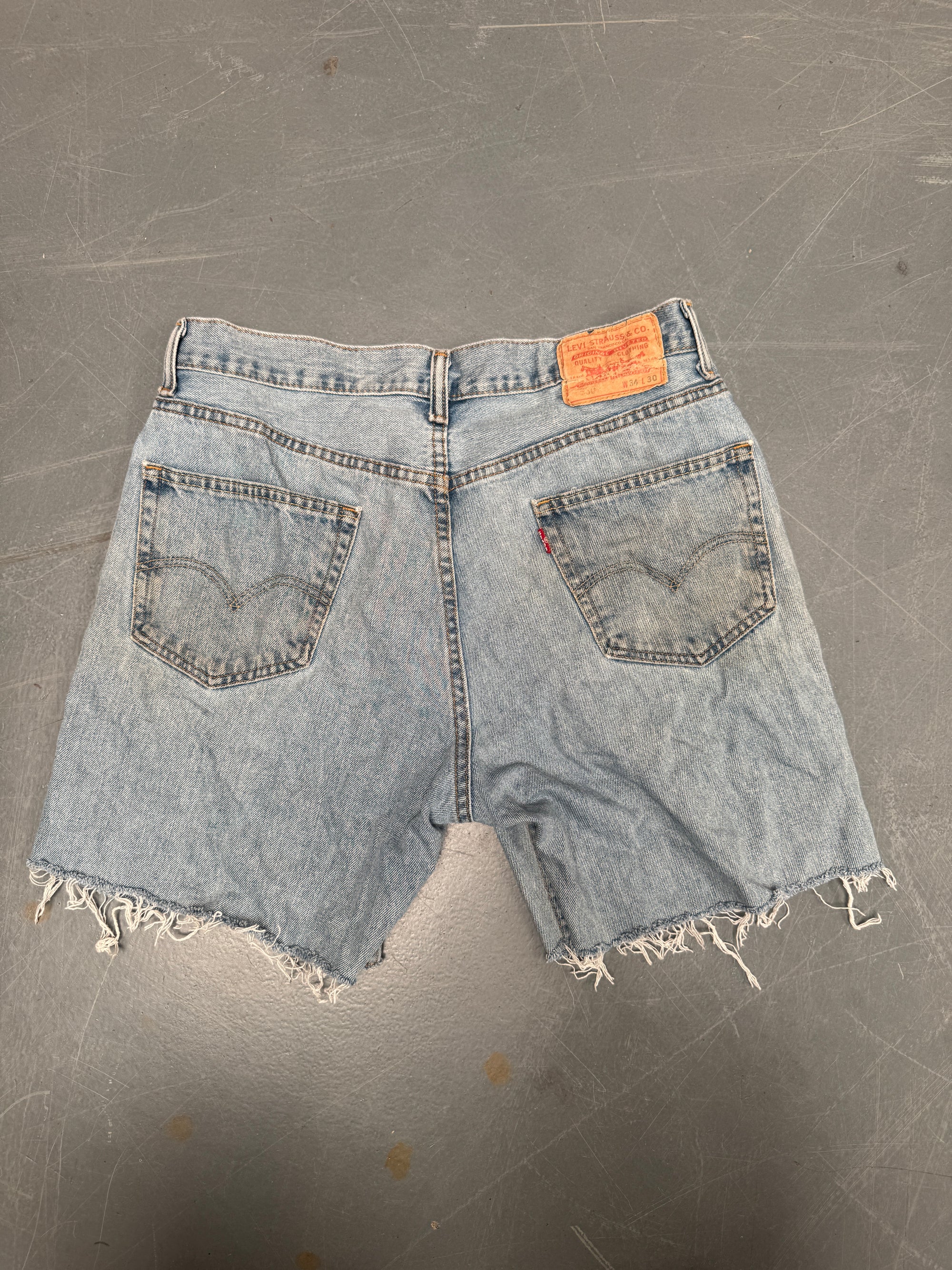 Vintage Levis Cut Off Denim Shorts - 90s Made - W 32 - SH628