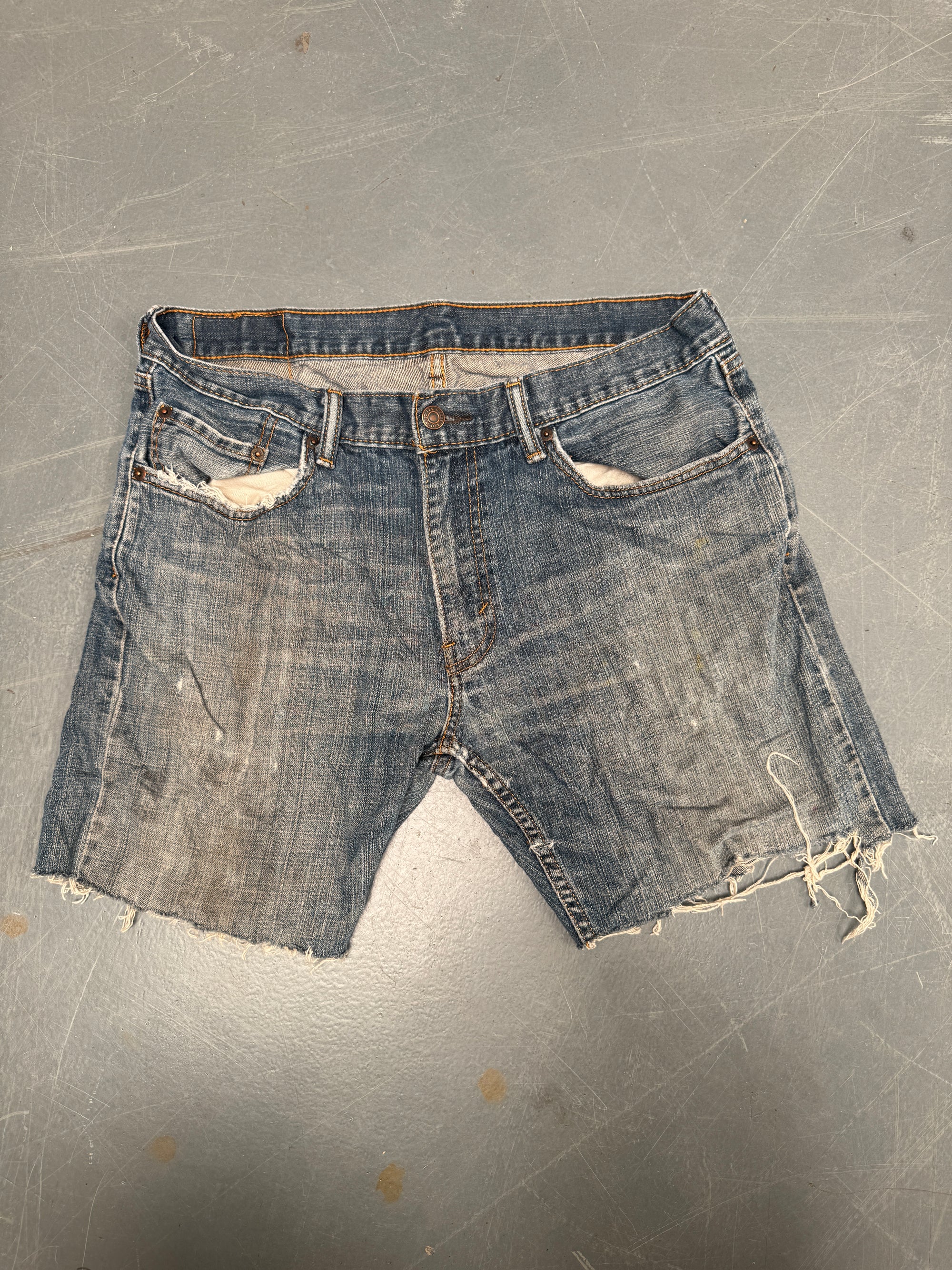 Vintage Levis Cut Off Denim Shorts - 90s Made - W 32 - SH631
