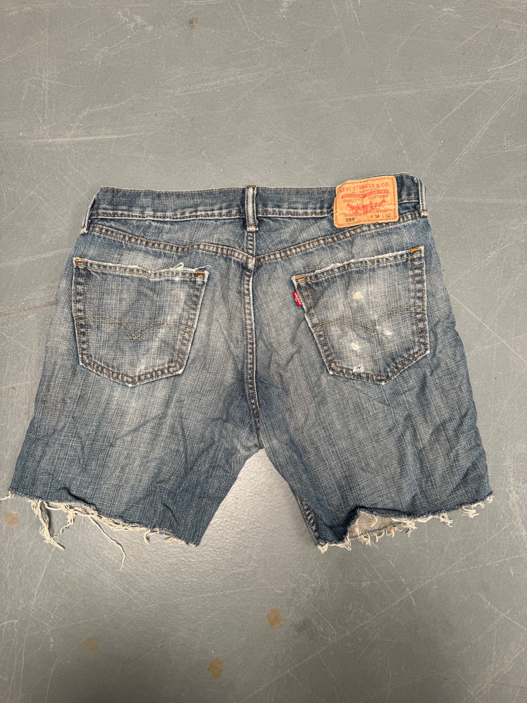 Vintage Levis Cut Off Denim Shorts - 90s Made - W 32 - SH631