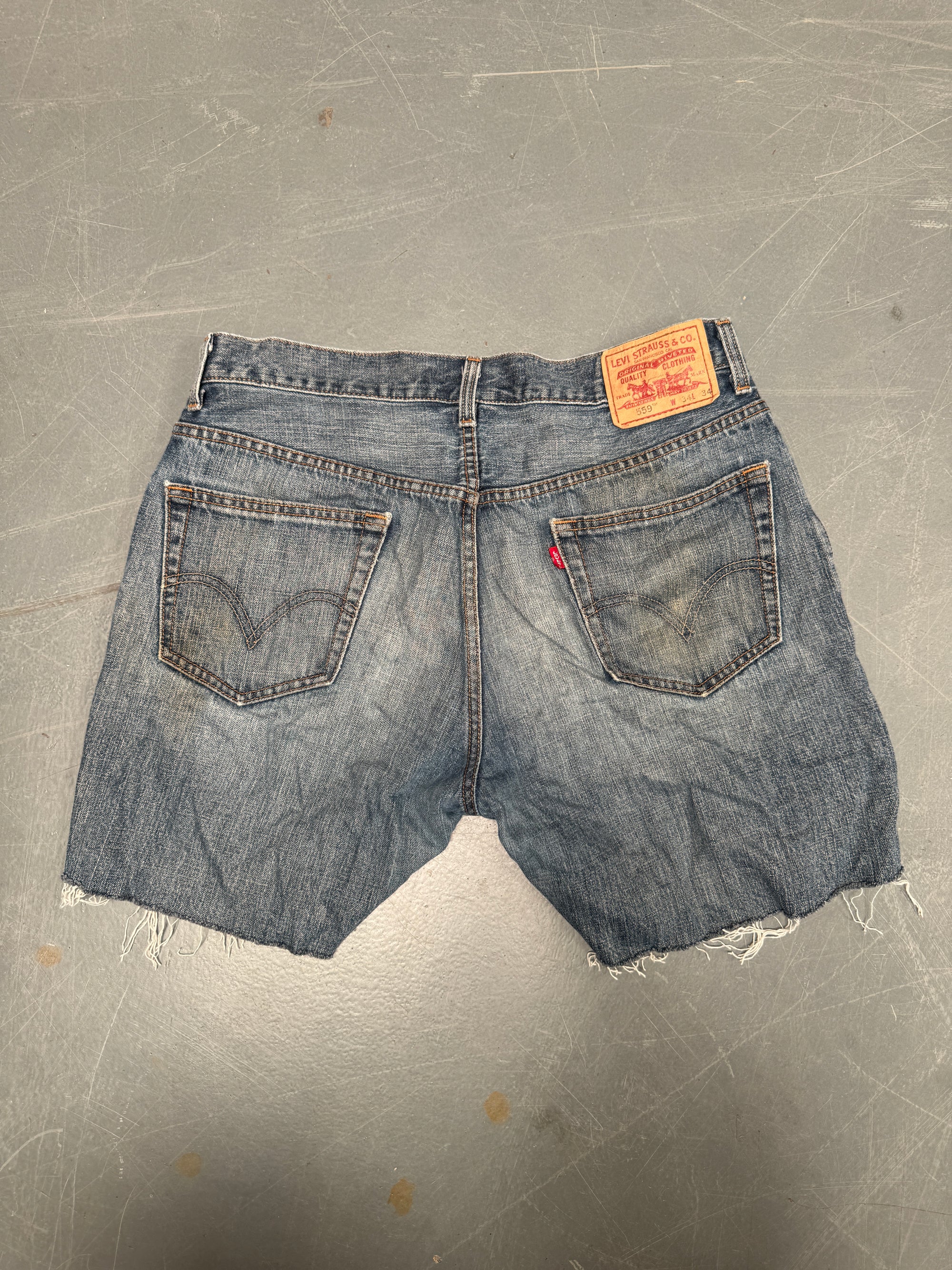 Vintage Levis Cut Off Denim Shorts - 90s Made - W 32 - SH632