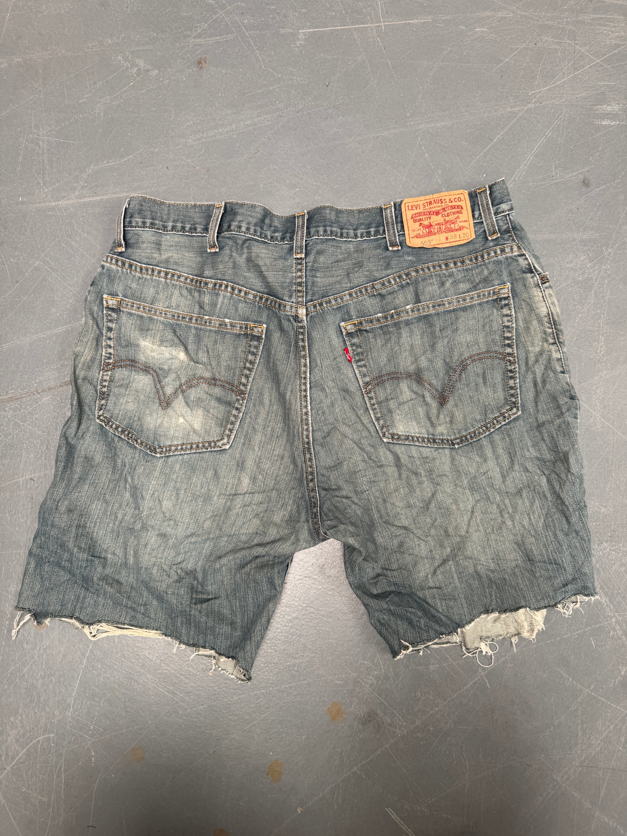 Vintage Levis Cut Off Denim Shorts - 90s Made - W 36 - SH633