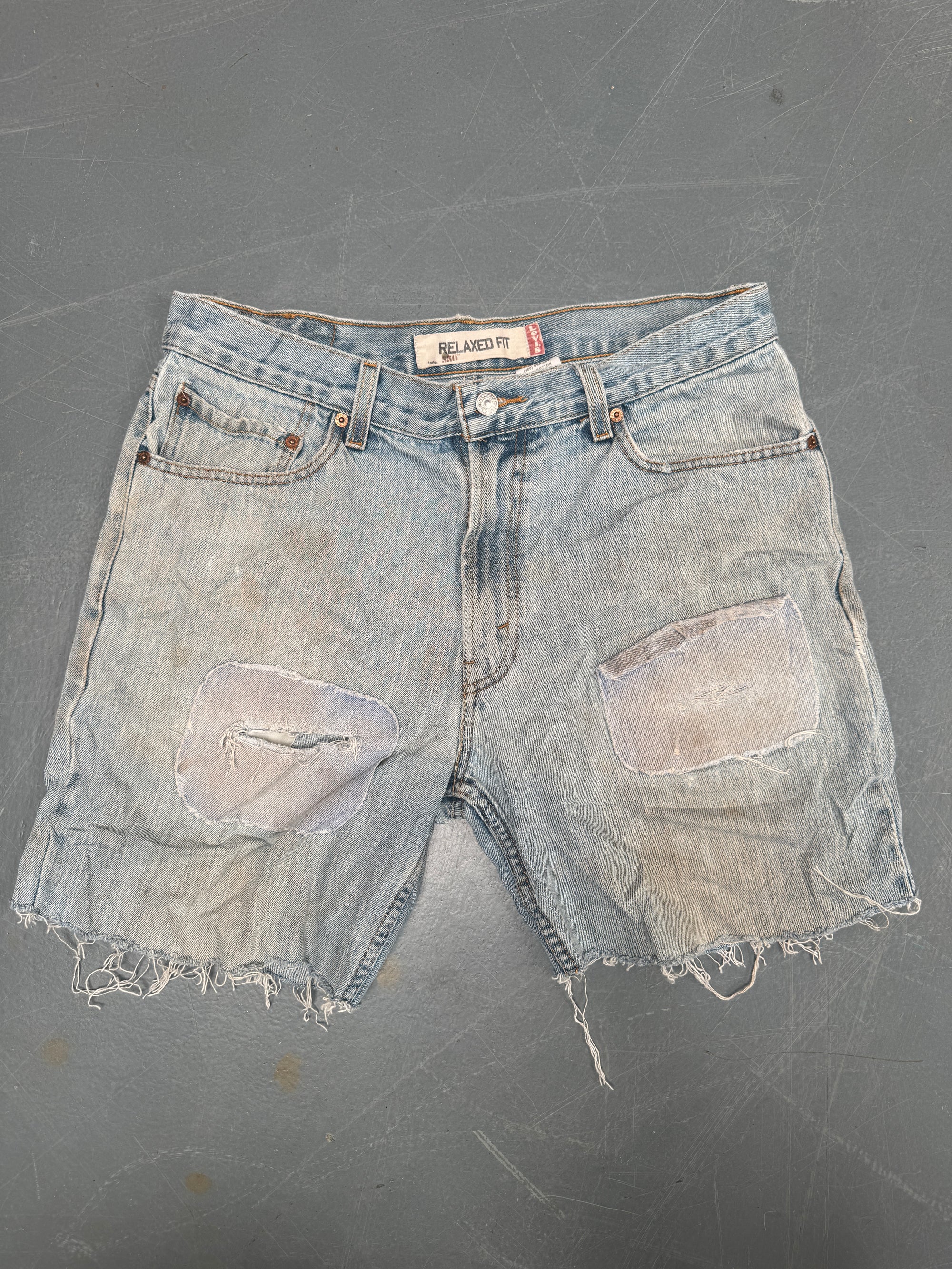 Vintage Levis Cut Off Denim Shorts - 90s Made - W 34 - SH641