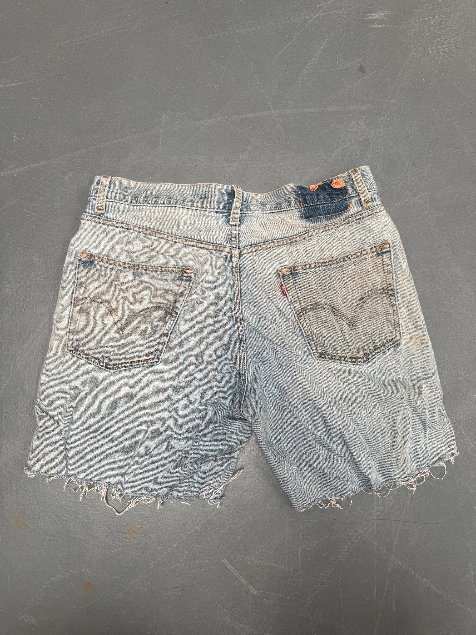 Vintage Levis Cut Off Denim Shorts - 90s Made - W 34 - SH641