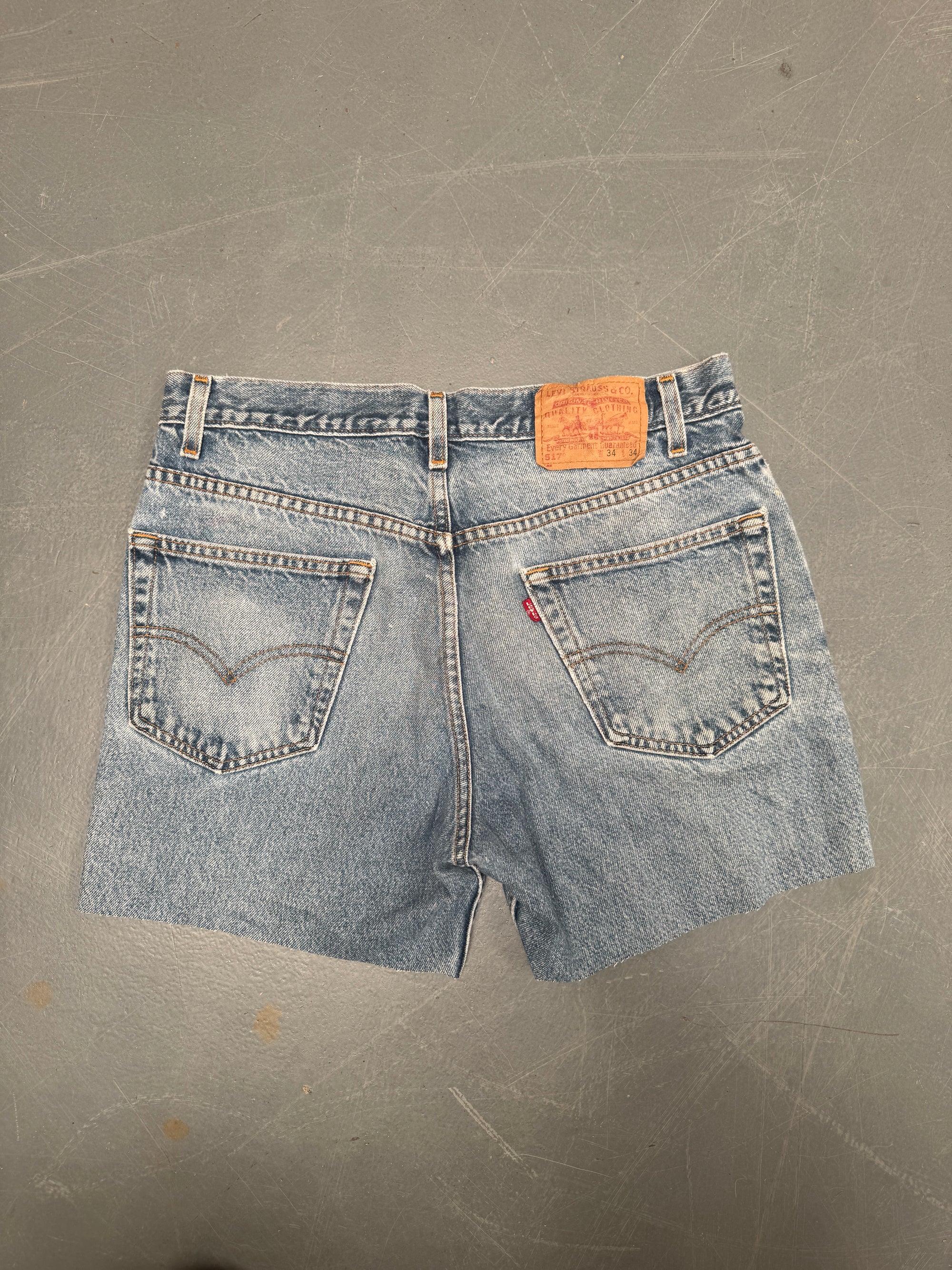 Vintage Levis Cut Off Denim Shorts - 90s Made - W 32 - SH643