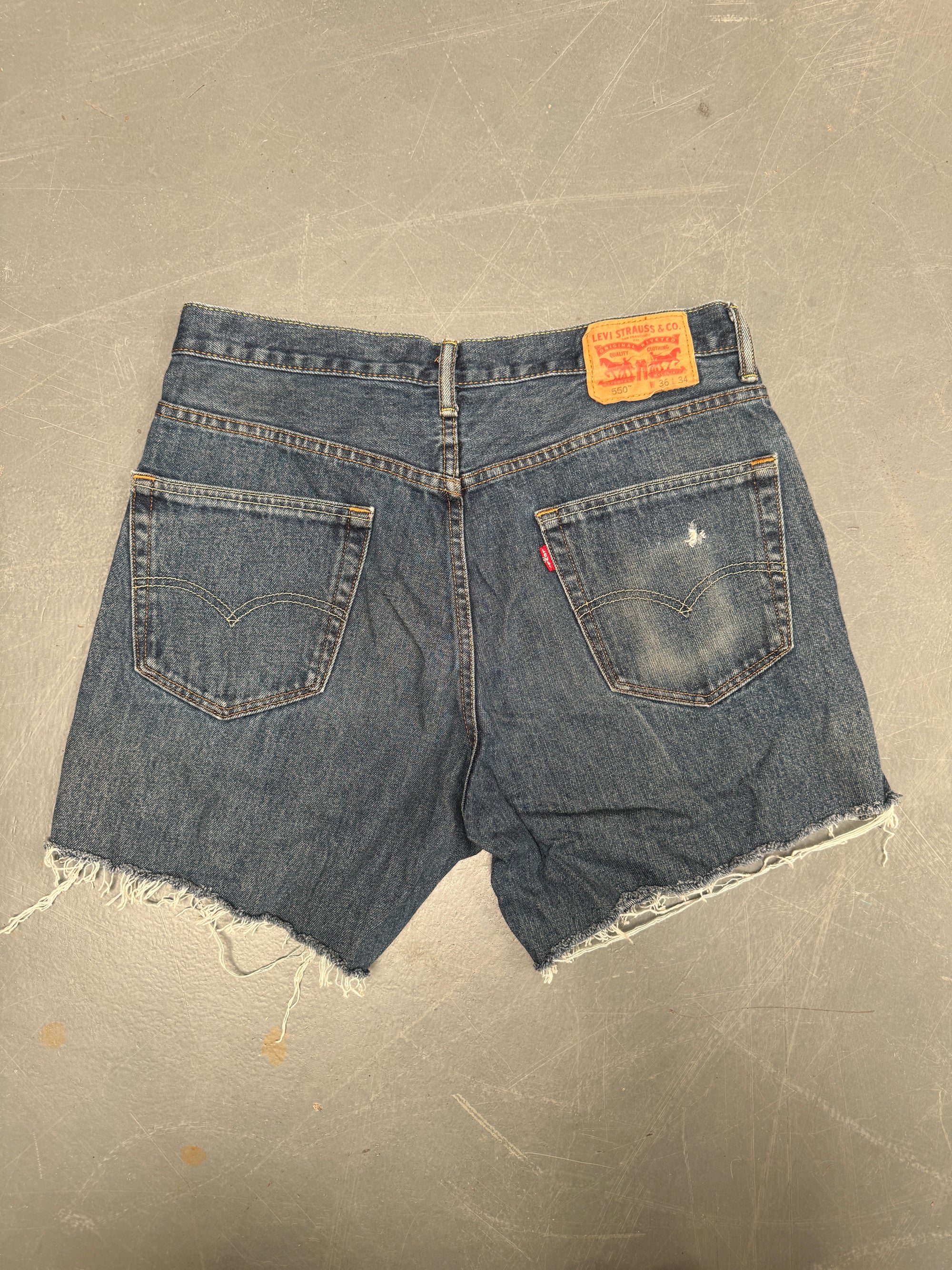 Vintage Levis Cut Off Denim Shorts - 90s Made - W 34 - SH645