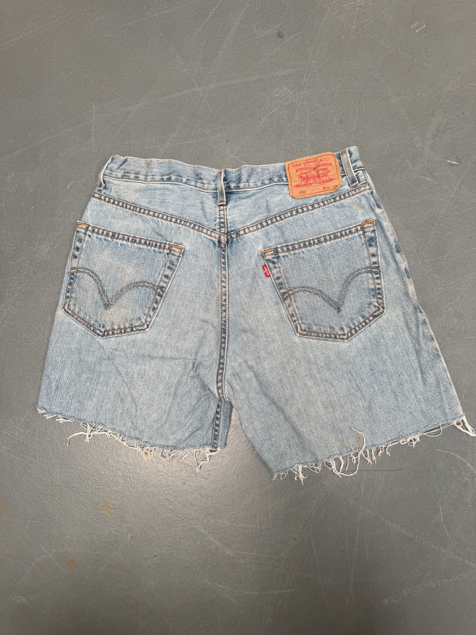 Vintage Levis Cut Off Denim Shorts - 90s Made - W 32 - SH652