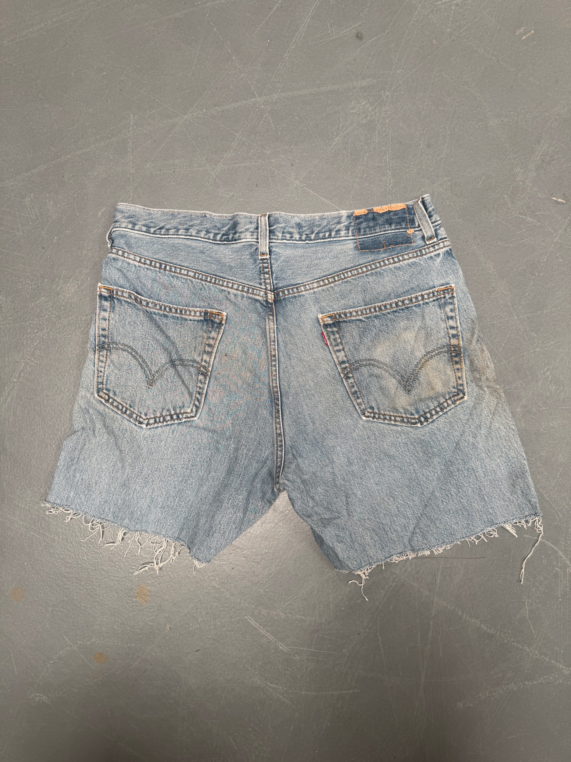 Vintage Levis Cut Off Denim Shorts - 90s Made - W 32 - SH653