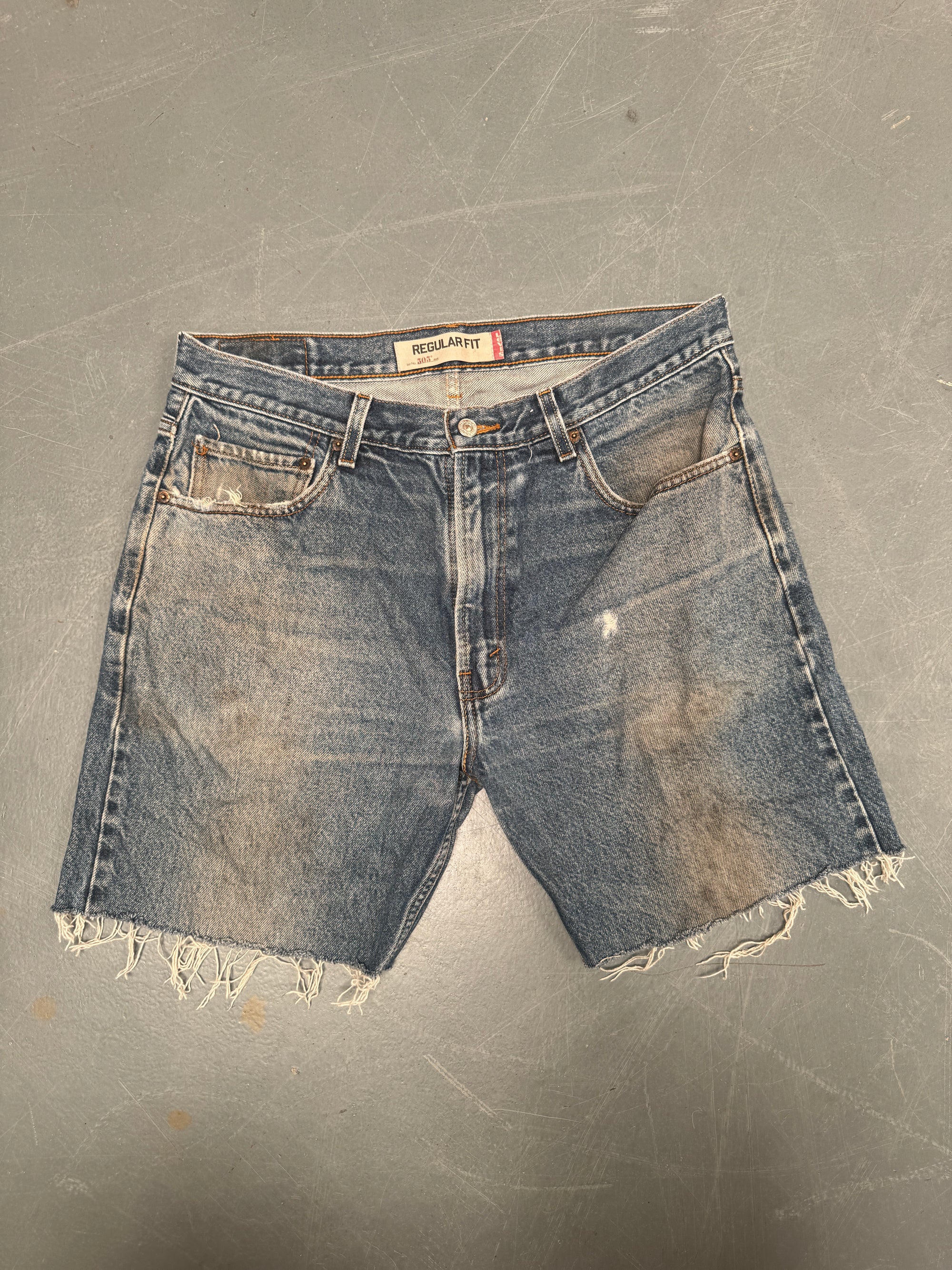 Vintage Levis Cut Off Denim Shorts - 90s Made - W 34 - SH656