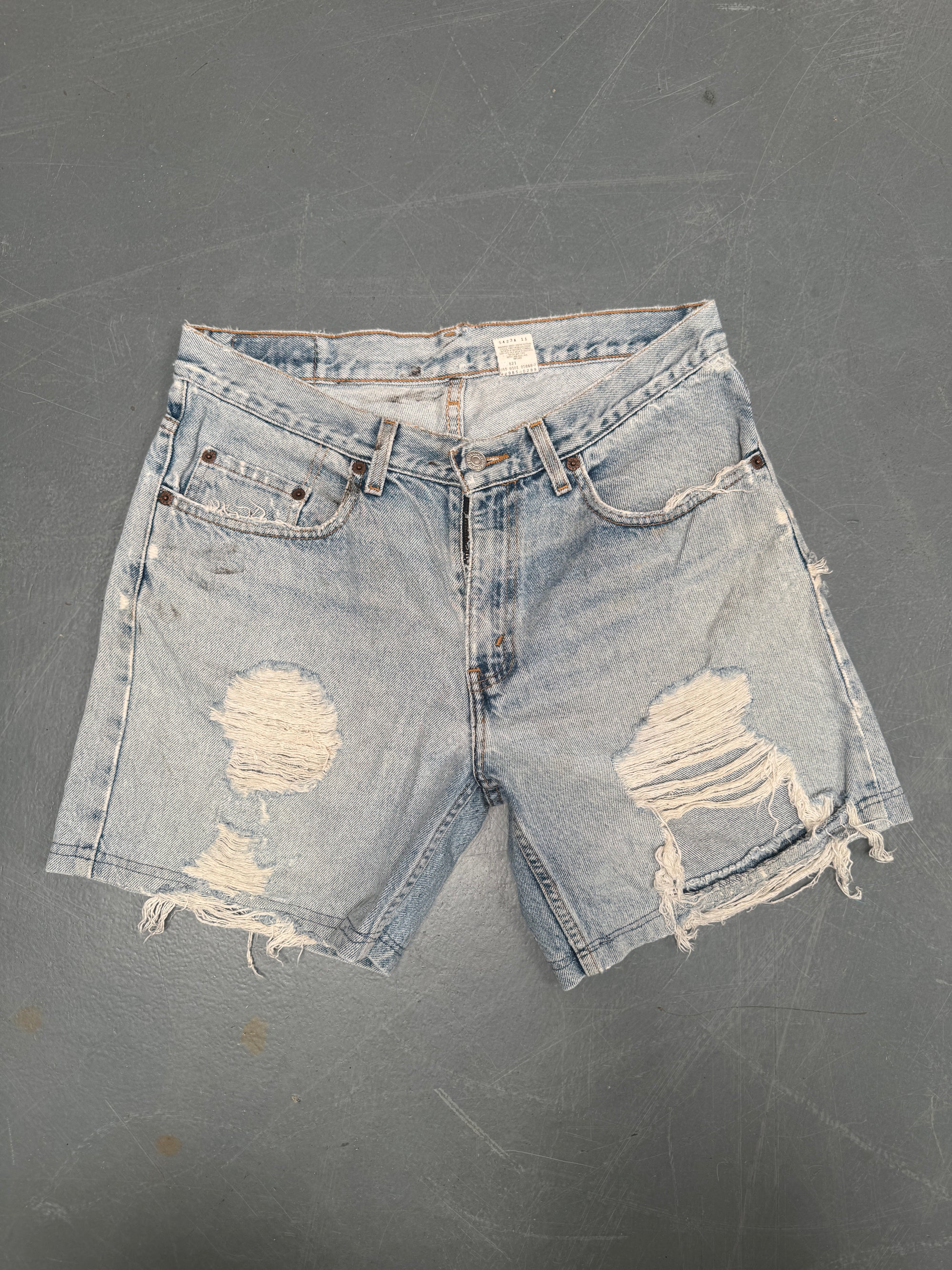 Vintage Levis Cut Off Denim Shorts - 90s Made - W 32 - SH659