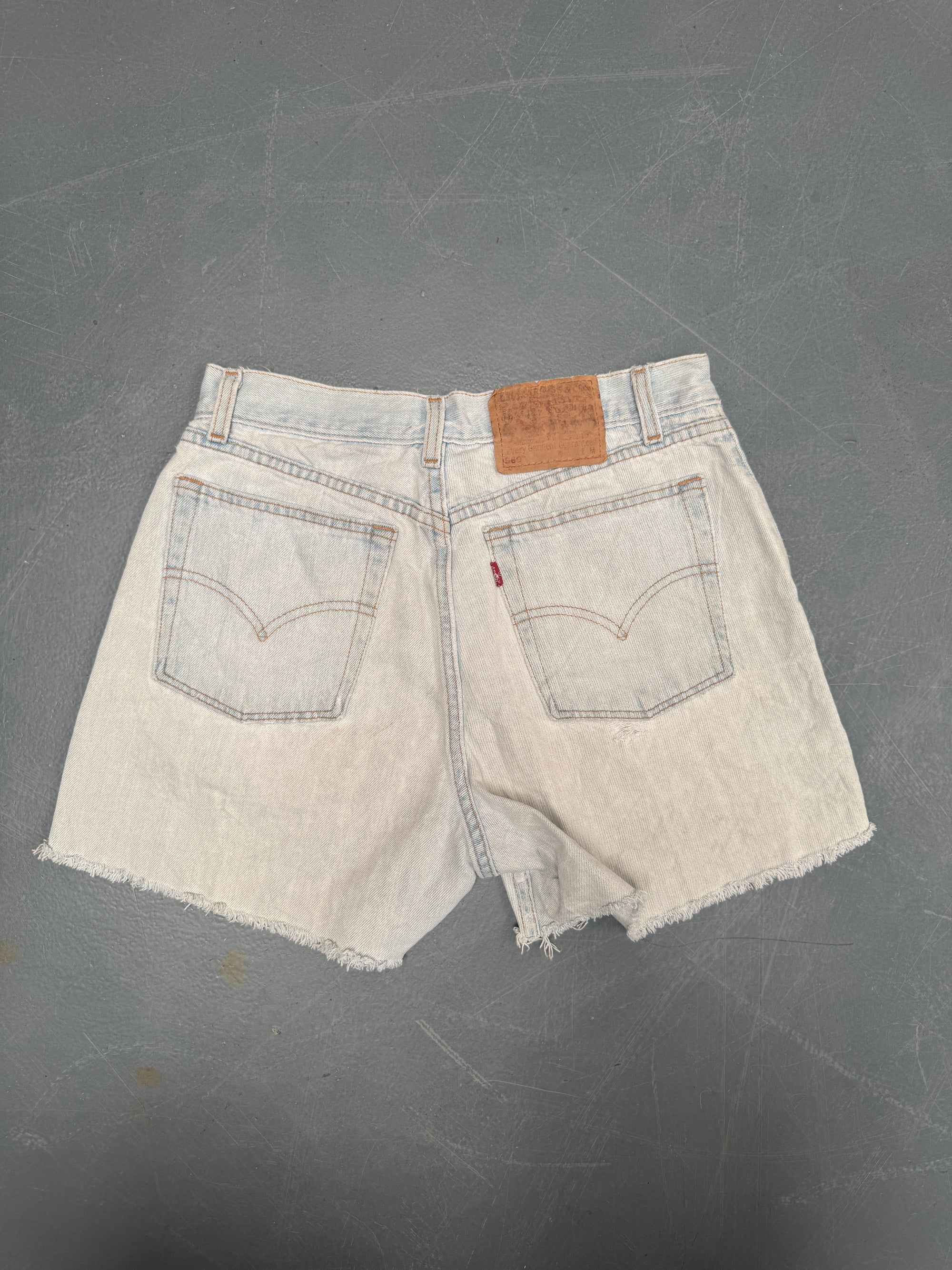 Vintage Levis Cut Off Denim Shorts - 90s Made - W 28 - SH660