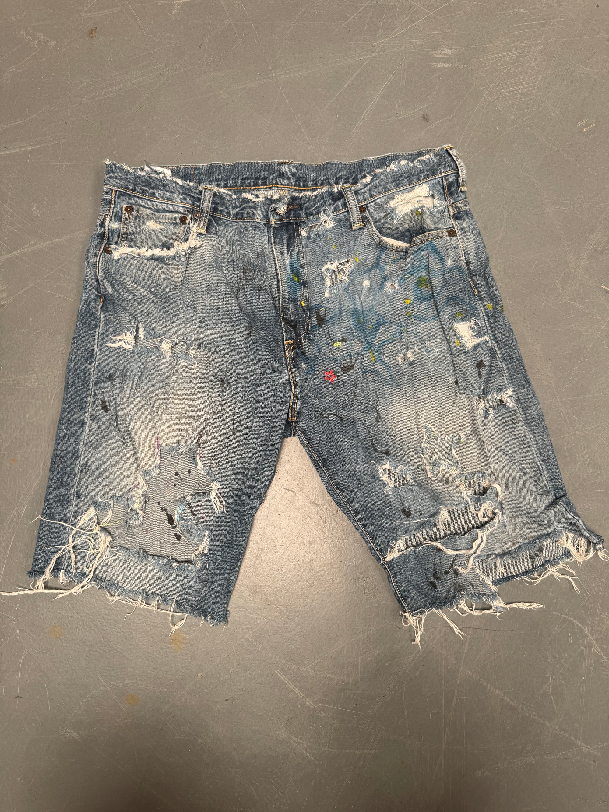 Vintage Levis Cut Off Denim Shorts - 90s Made - W 40 - SH667
