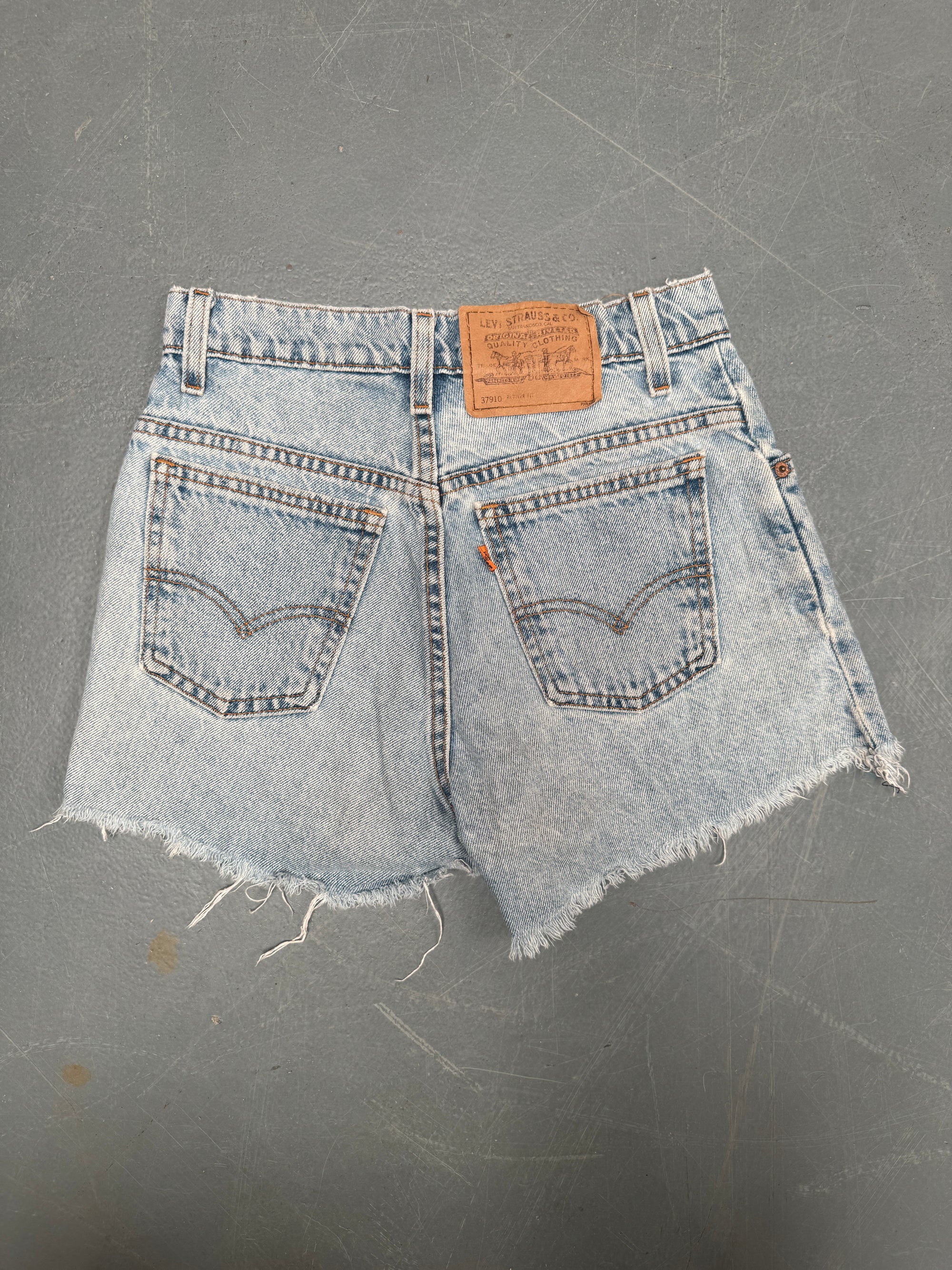Vintage Levis Cut Off Denim Shorts - 90s Made - W 26 - SH668